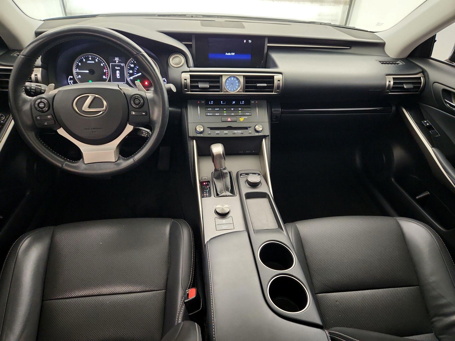 Thumbnail: 2015 Lexus IS - 9