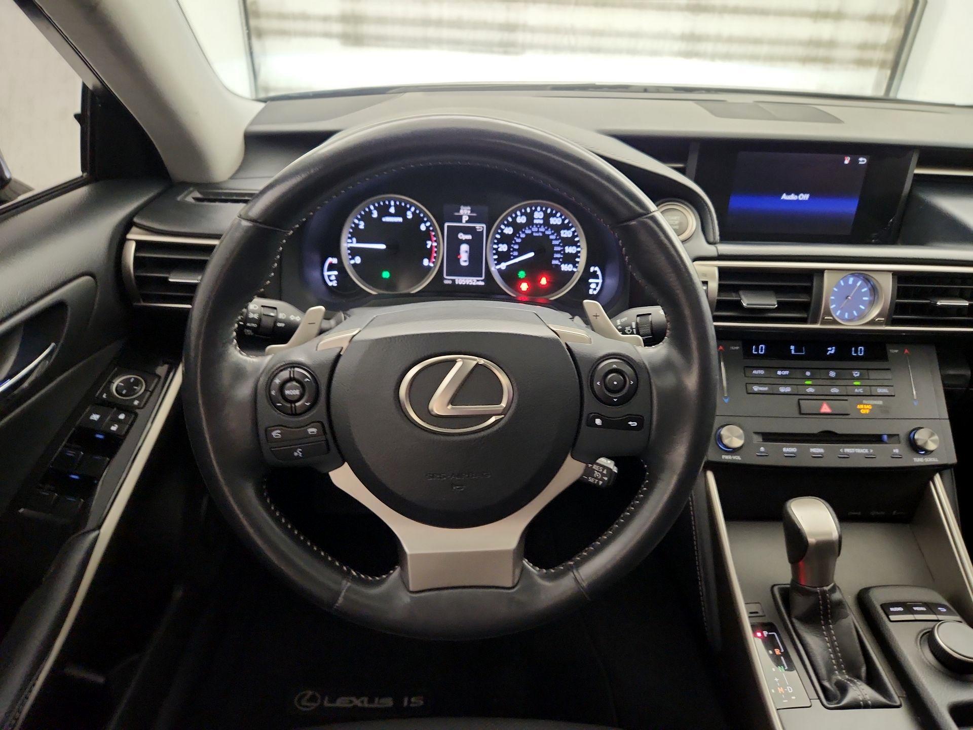 Thumbnail: 2015 Lexus IS - 10