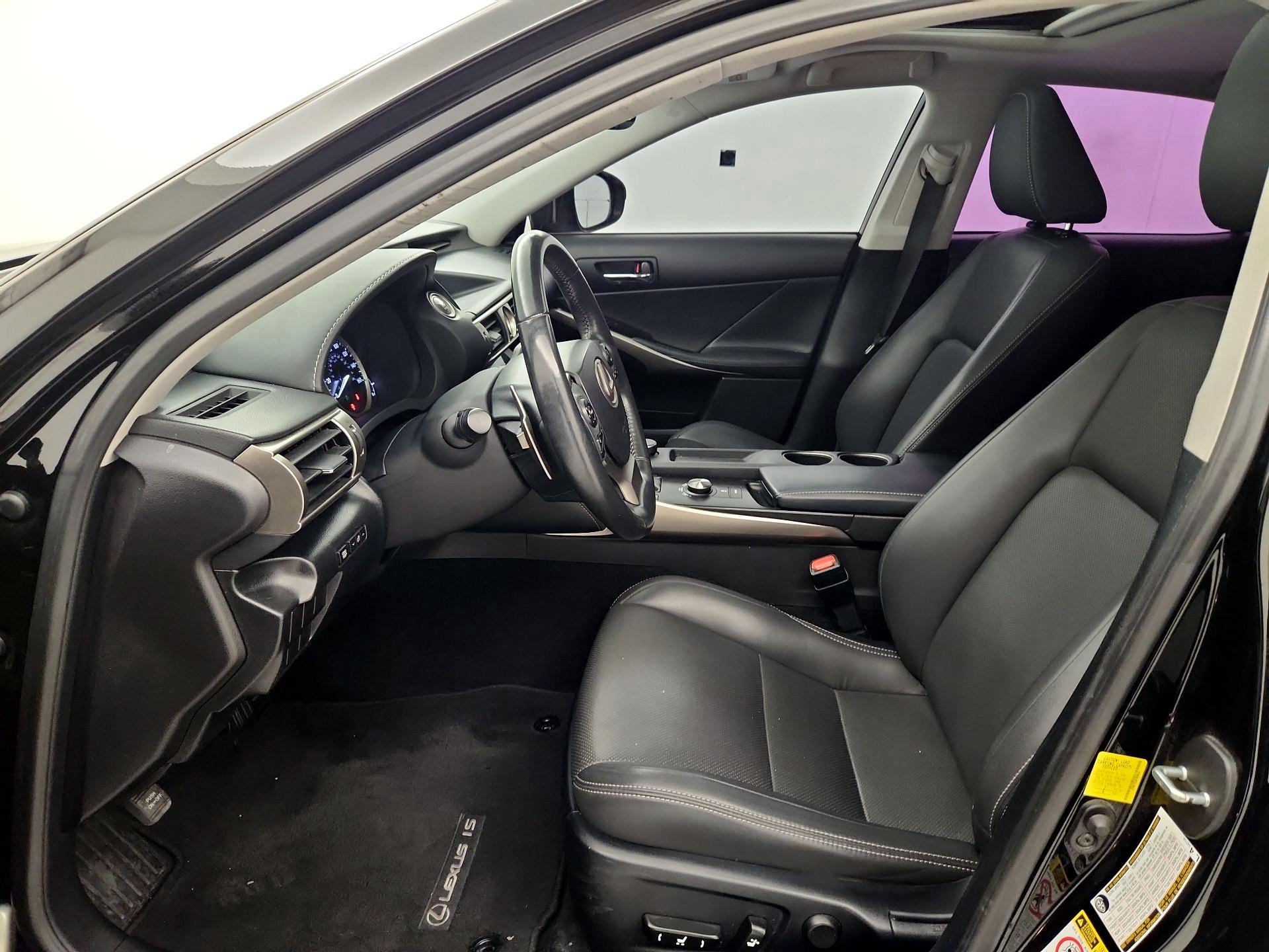 Thumbnail: 2015 Lexus IS - 11