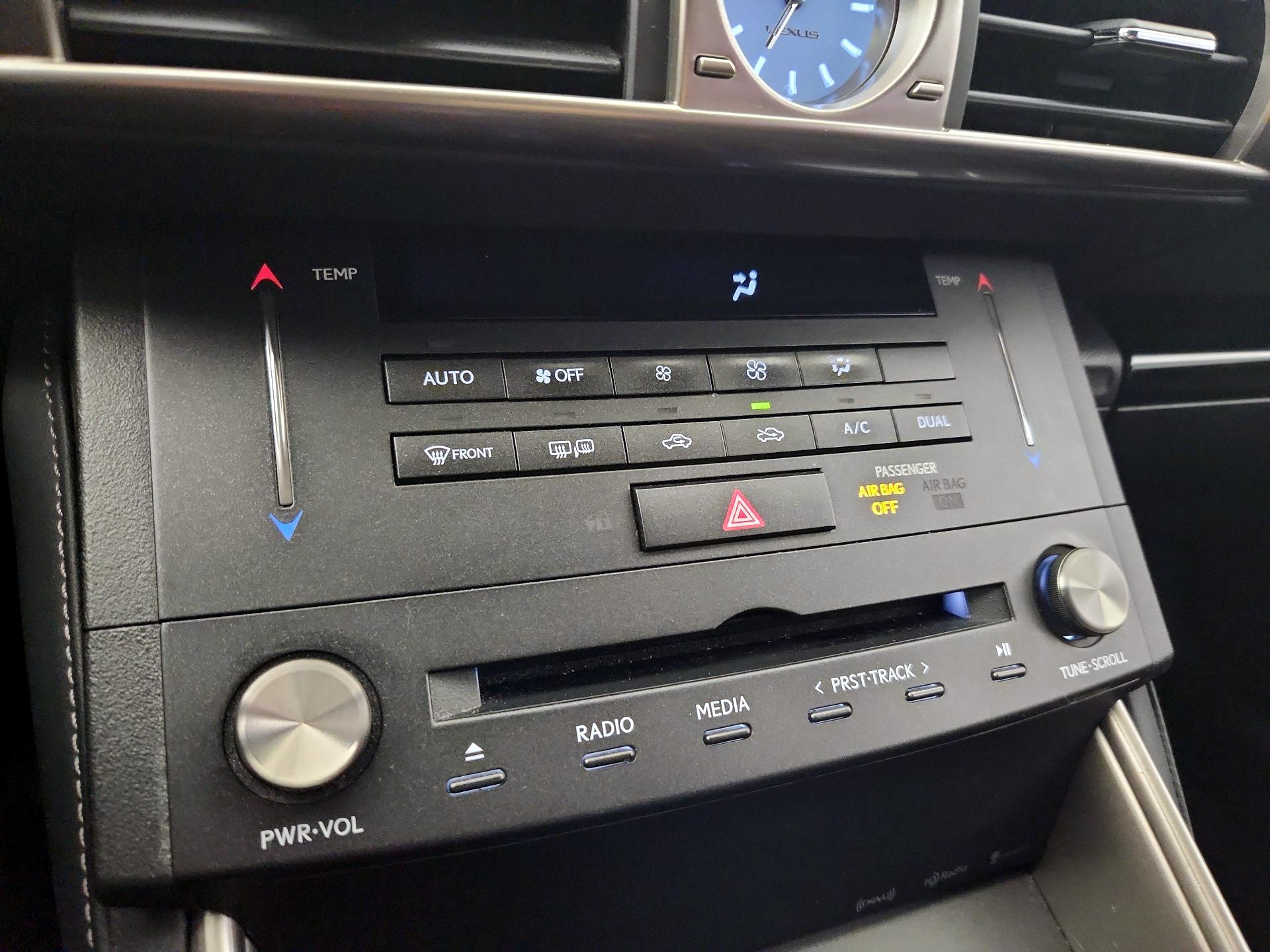 Thumbnail: 2015 Lexus IS - 16