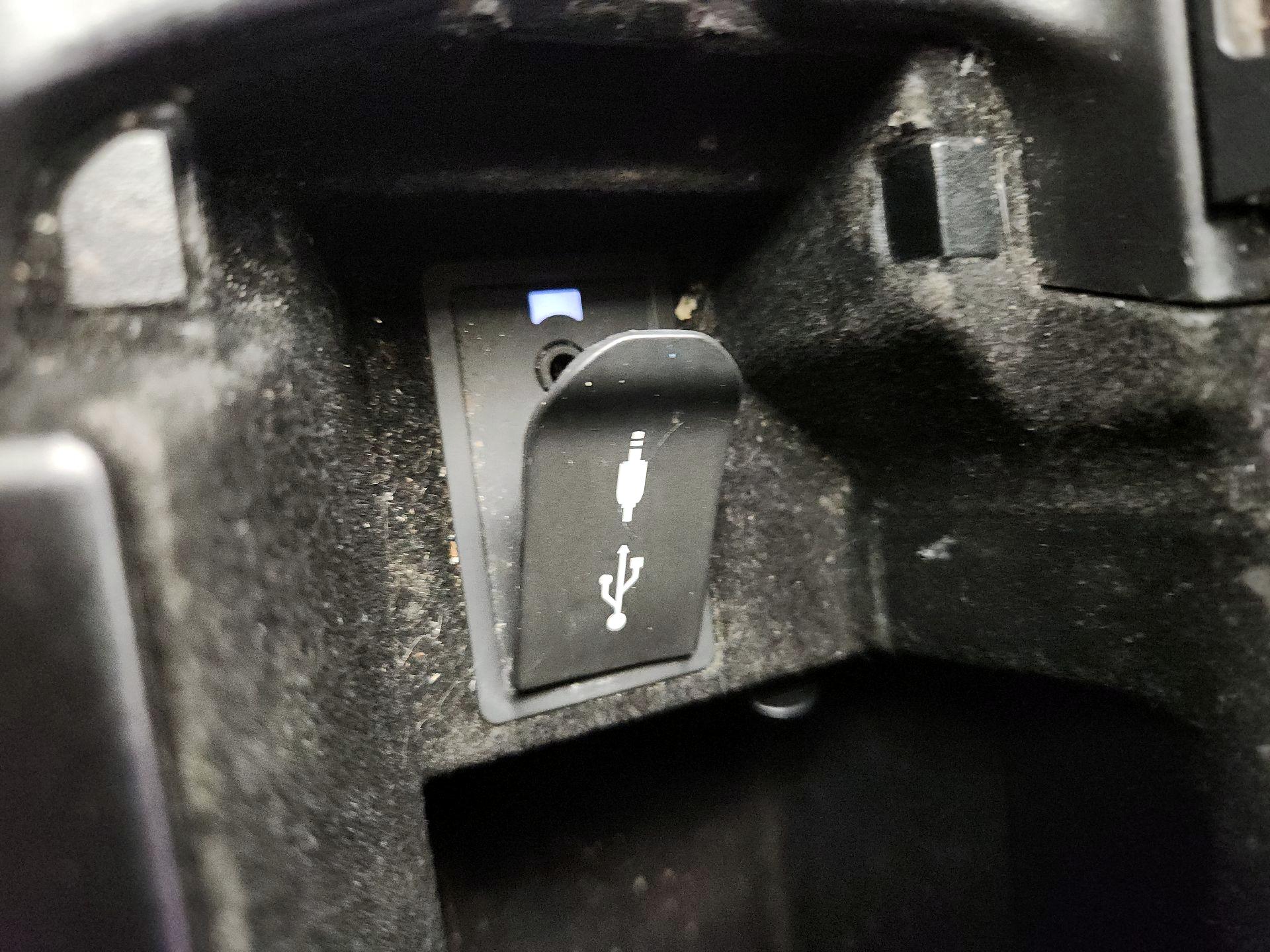 Thumbnail: 2015 Lexus IS - 18