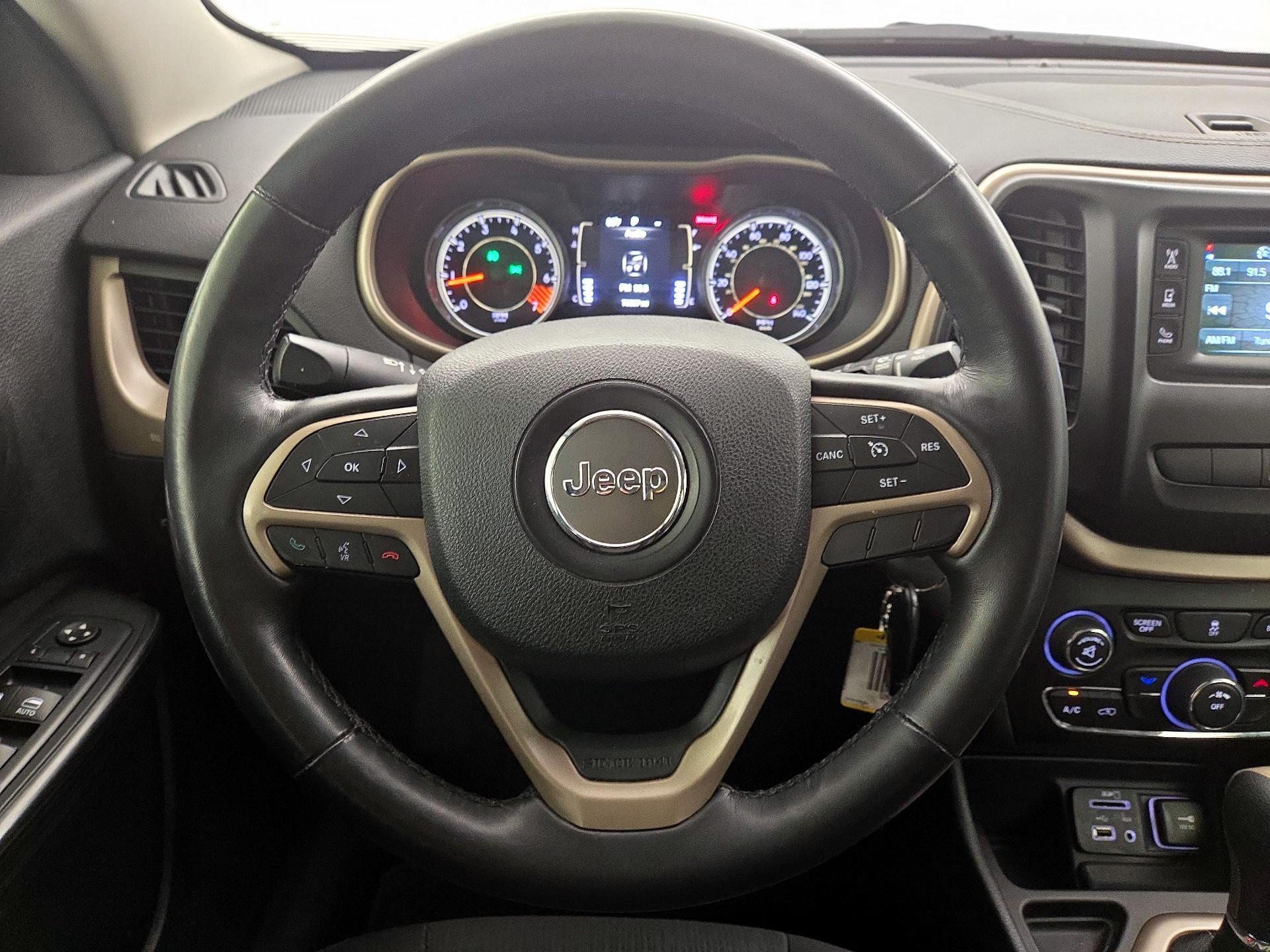 Thumbnail: 2015 Jeep Cherokee - 10