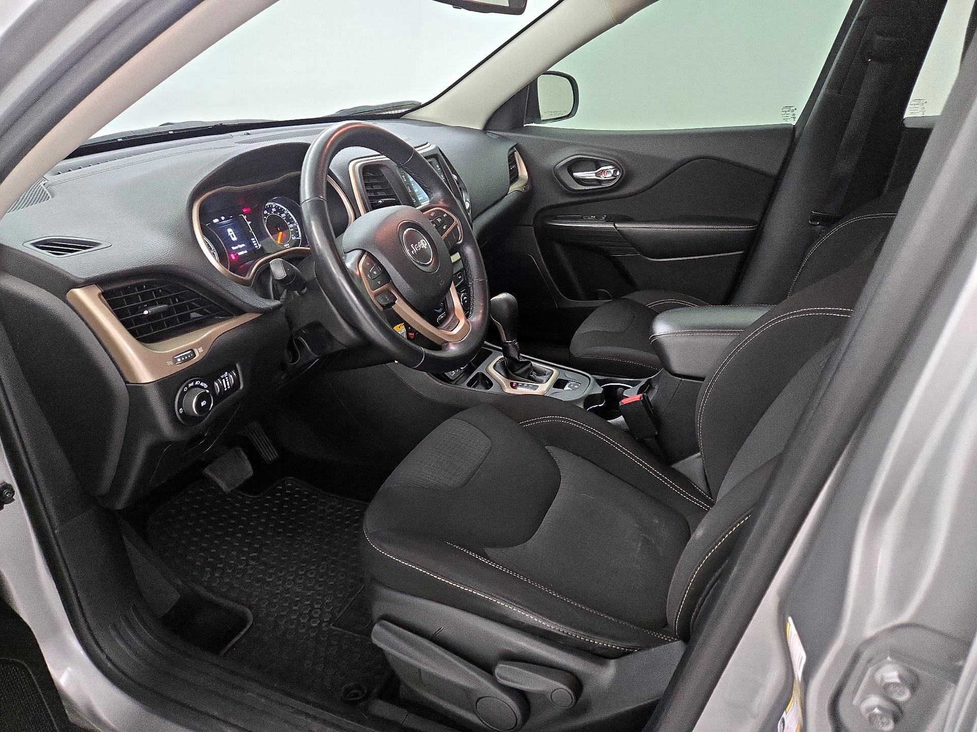 Thumbnail: 2015 Jeep Cherokee - 11