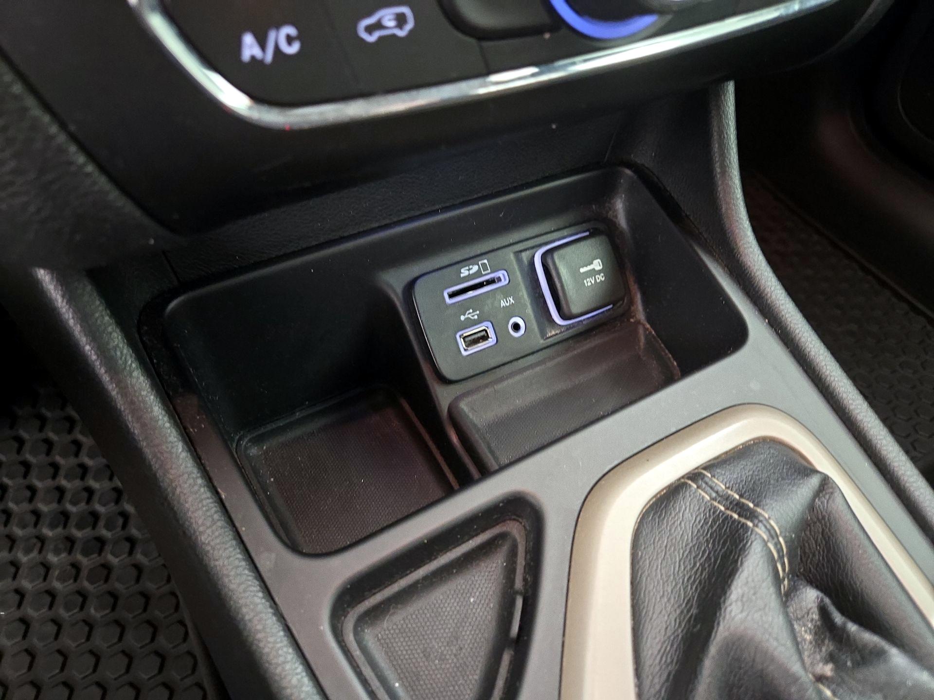Thumbnail: 2015 Jeep Cherokee - 18