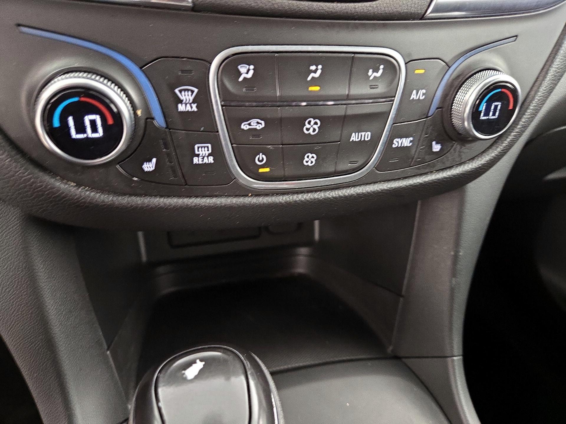 Thumbnail: 2020 Chevrolet Equinox - 16