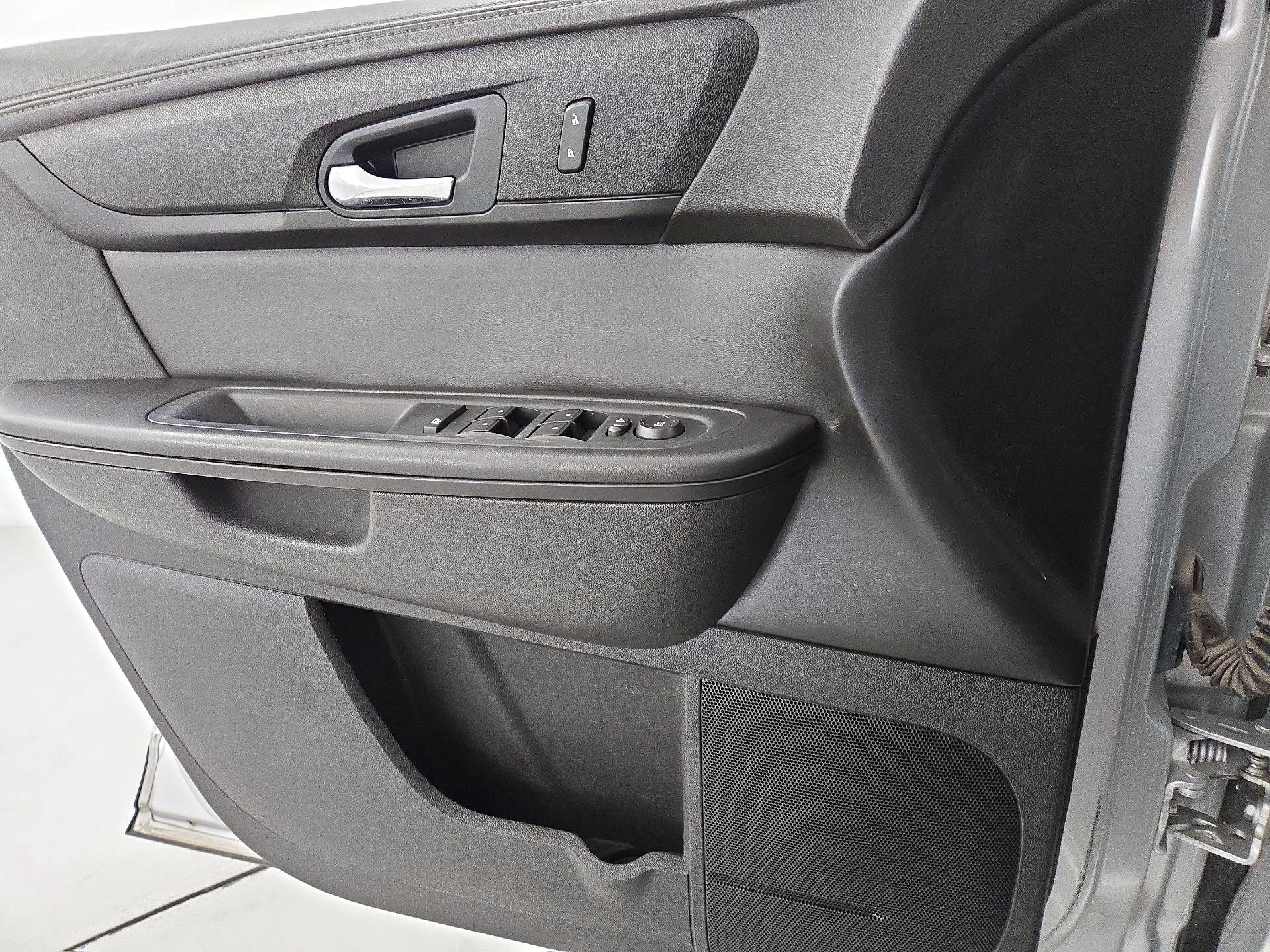 Thumbnail: 2014 Chevrolet Traverse - 12