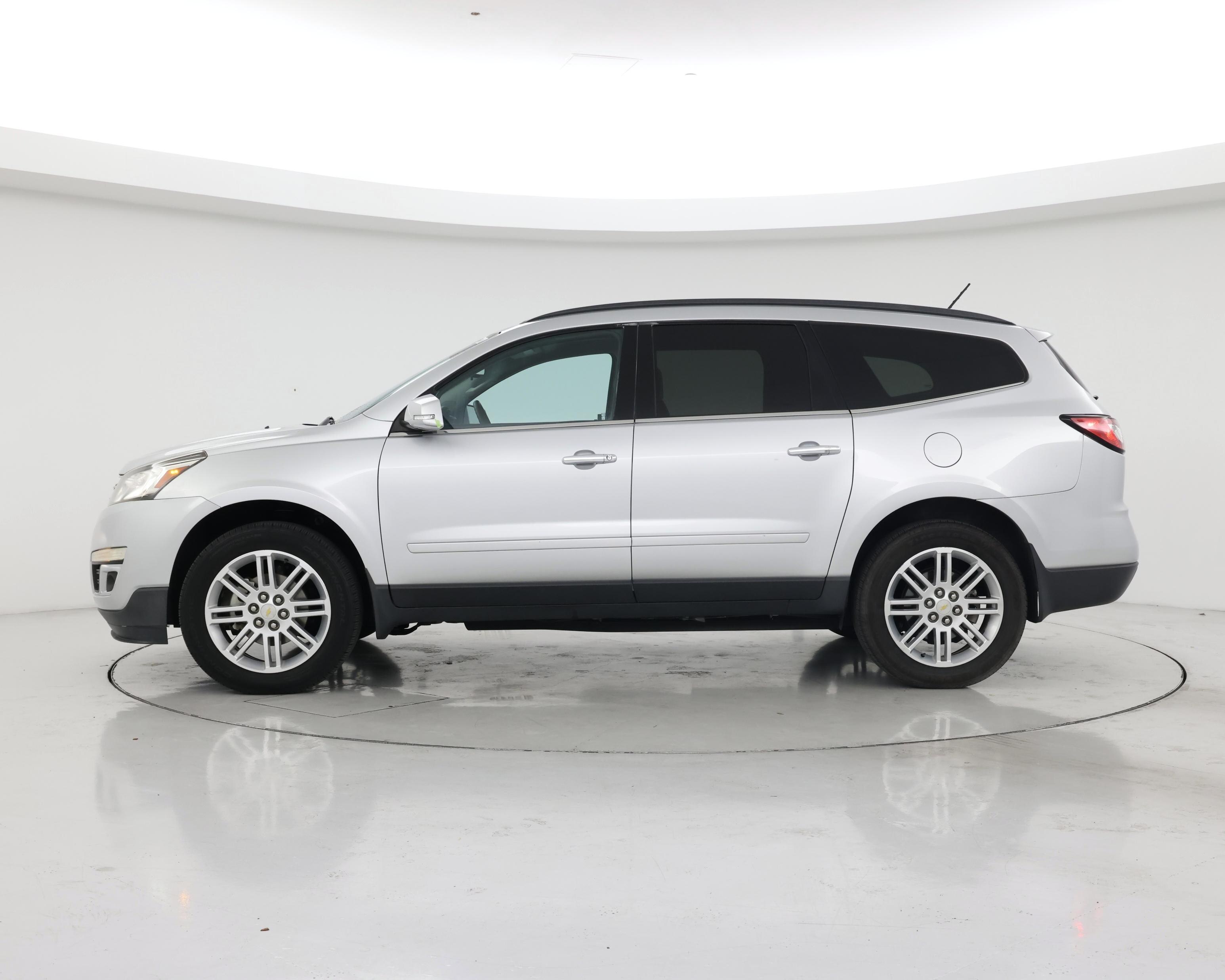 Thumbnail: 2014 Chevrolet Traverse - 3