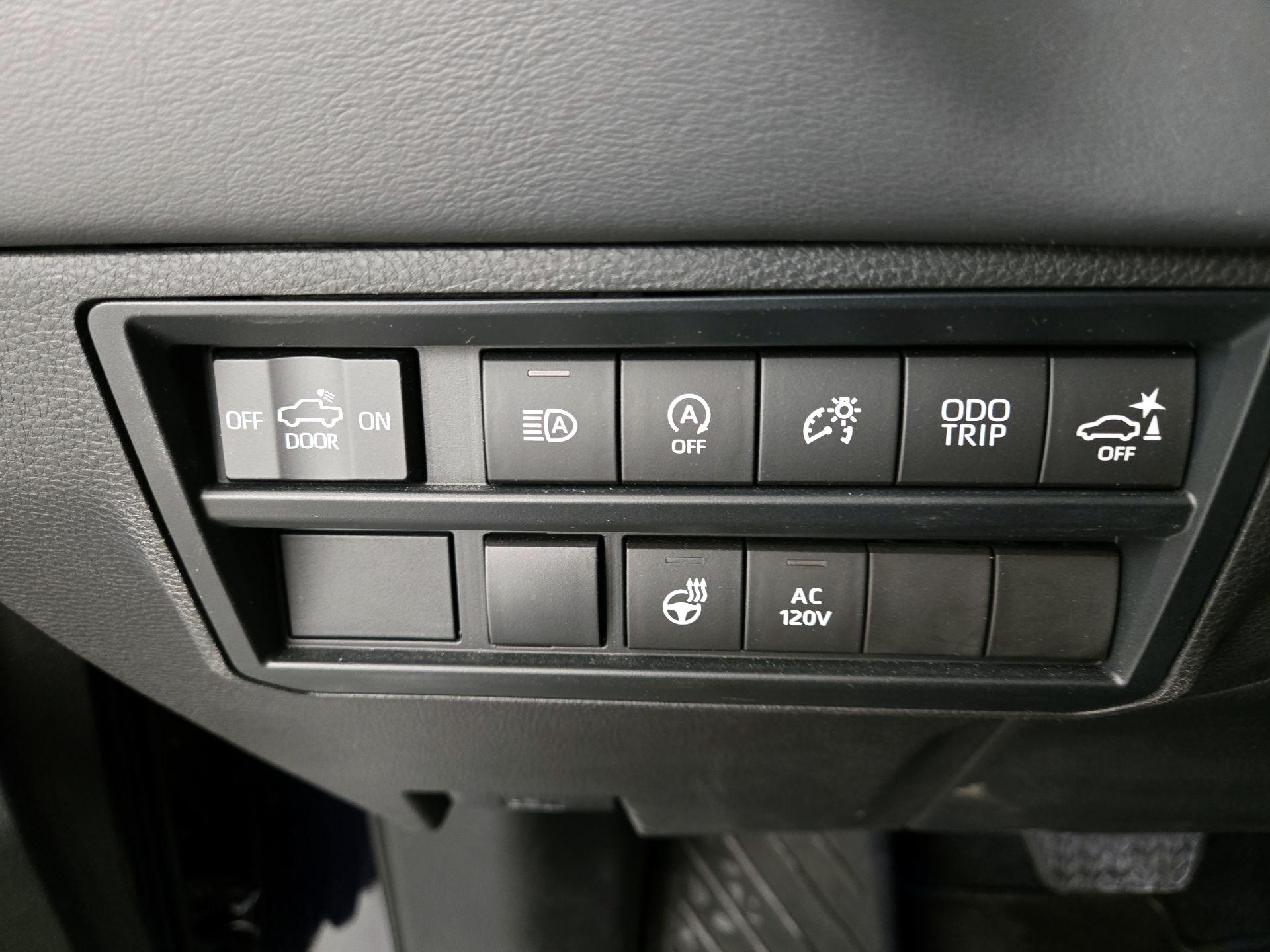 Thumbnail: 2022 Toyota Tundra - 13