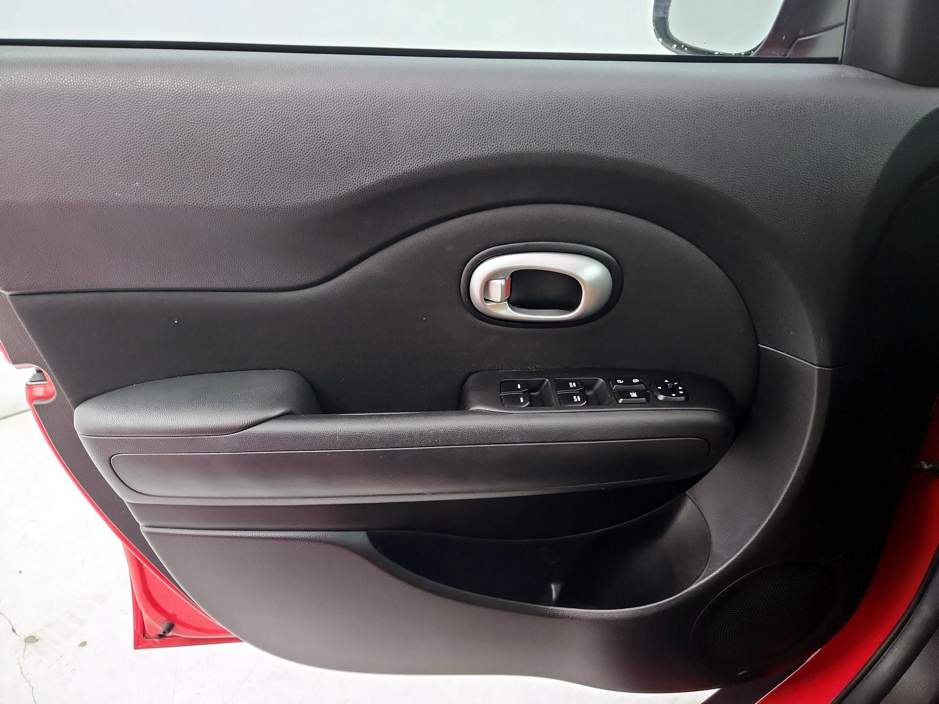 Thumbnail: 2015 Kia Soul - 12