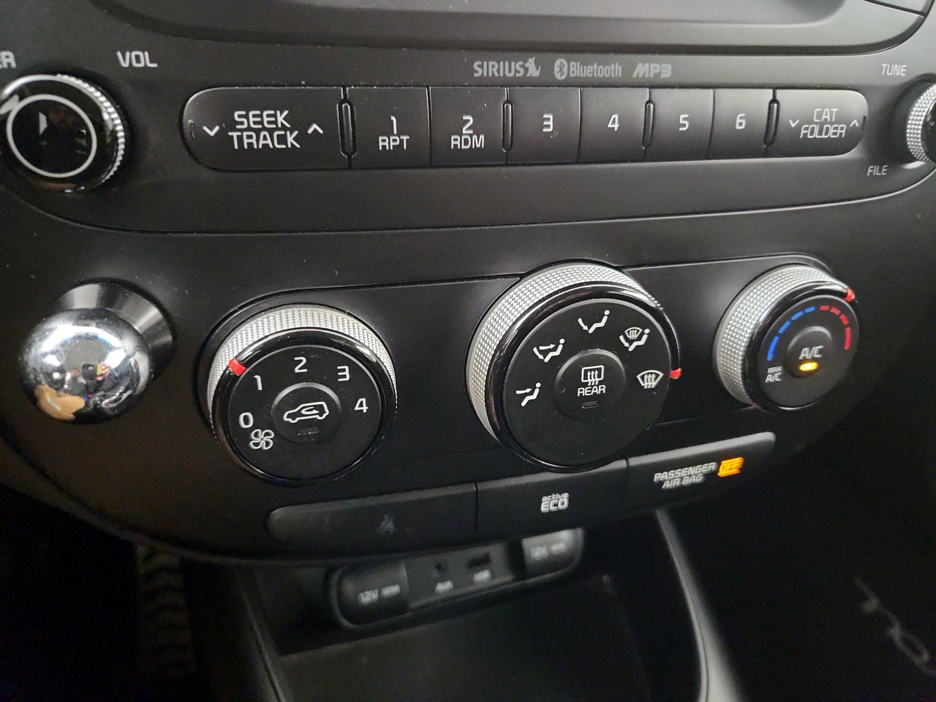 Thumbnail: 2015 Kia Soul - 16