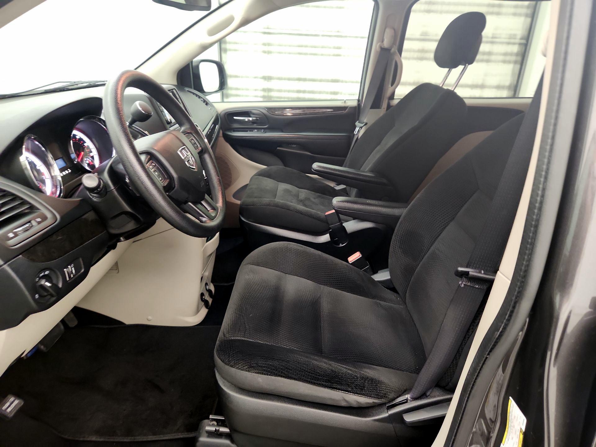 Thumbnail: 2019 Dodge Grand Caravan - 11