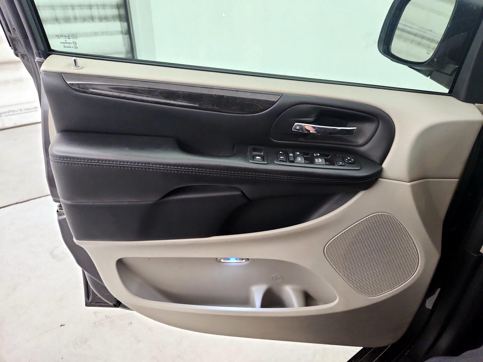 Thumbnail: 2019 Dodge Grand Caravan - 12