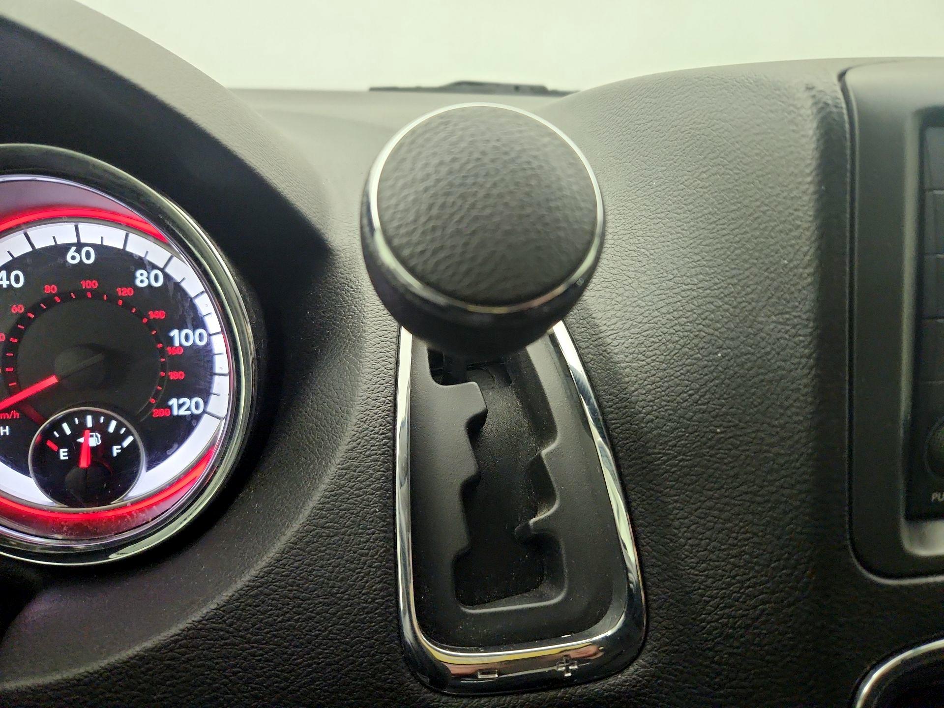 Thumbnail: 2019 Dodge Grand Caravan - 17