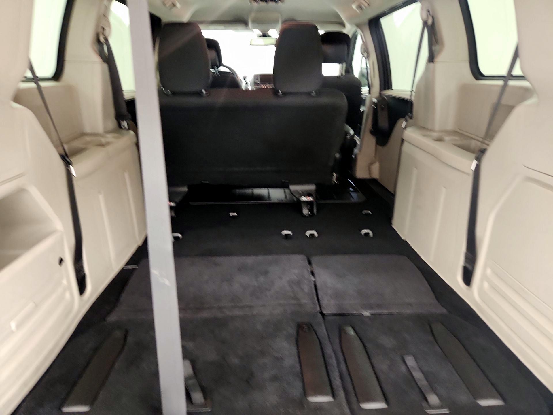Thumbnail: 2019 Dodge Grand Caravan - 19
