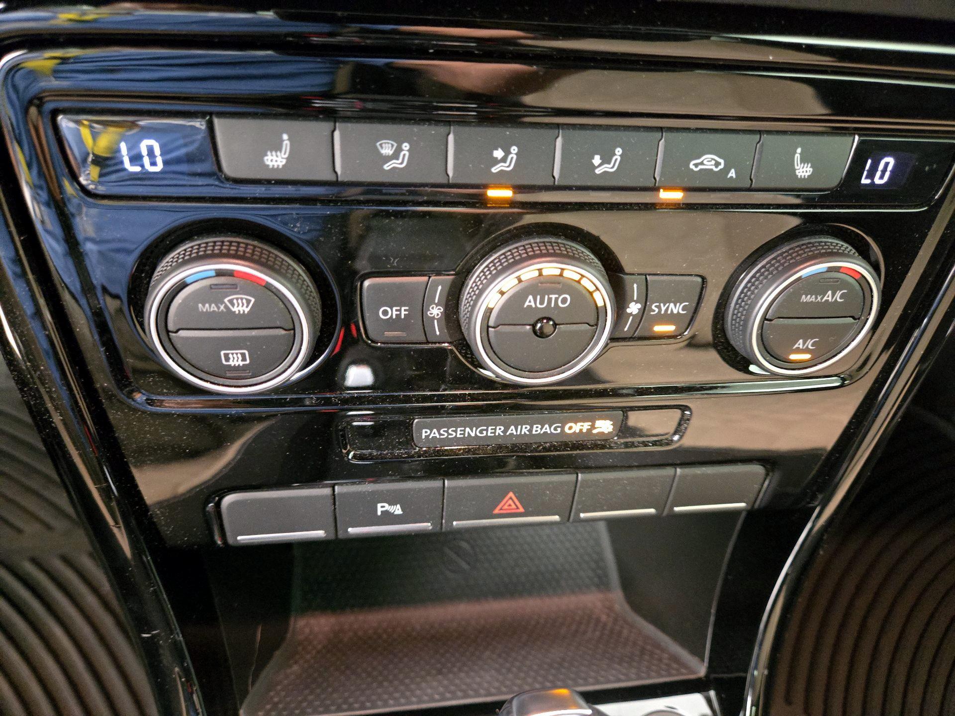 Thumbnail: 2019 Volkswagen Beetle - 17