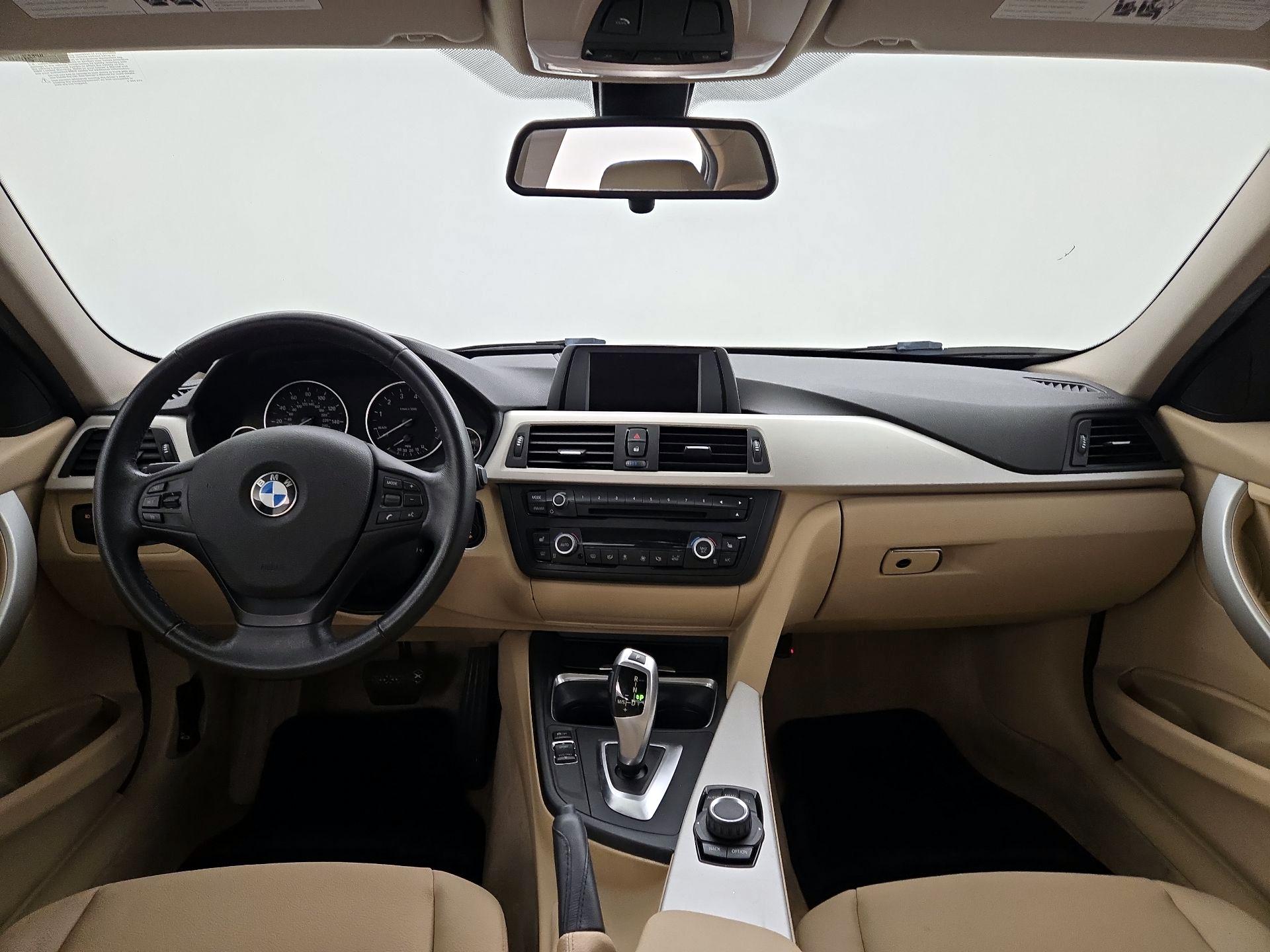 Thumbnail: 2015 BMW 3 Series - 9