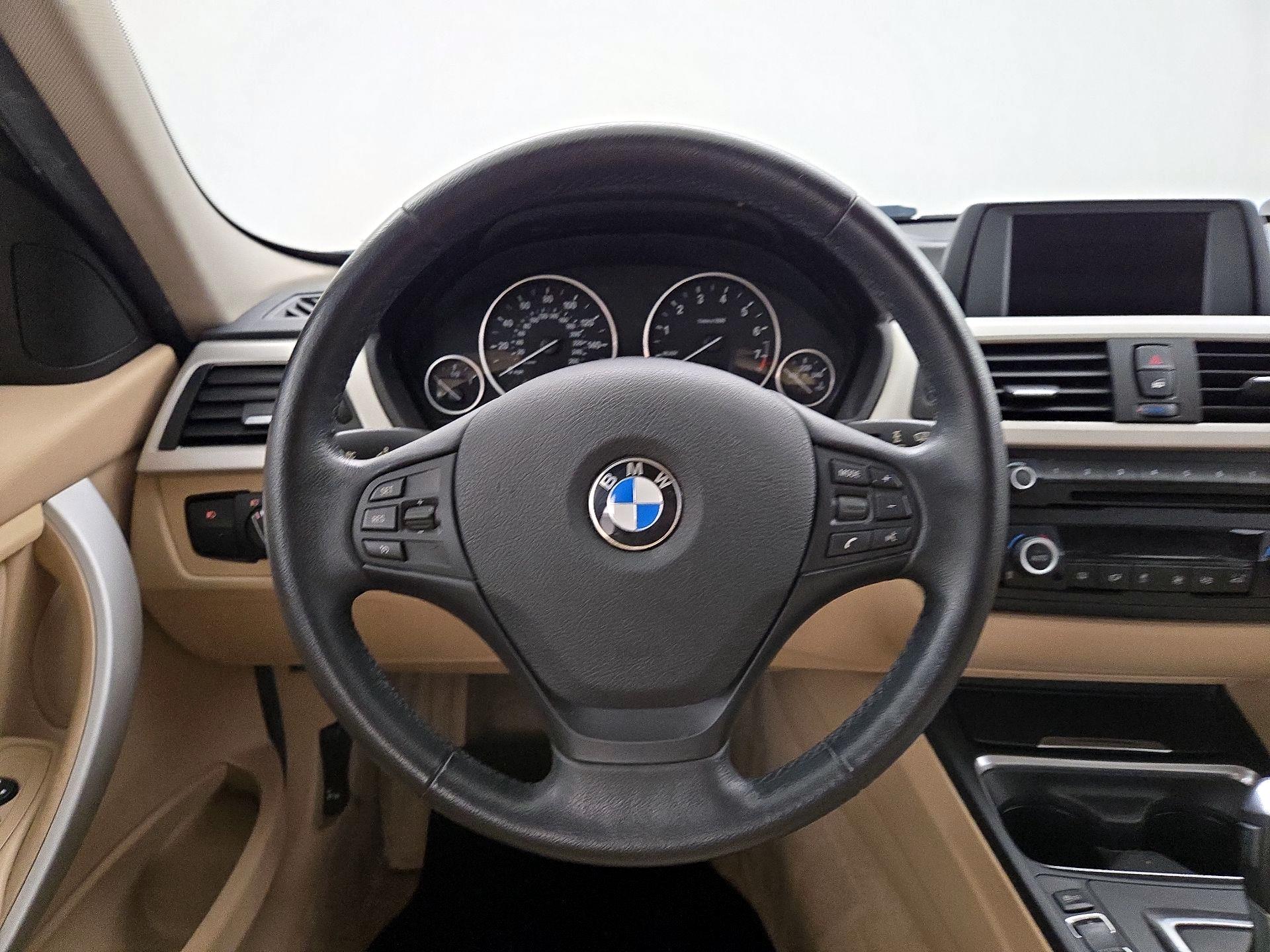 Thumbnail: 2015 BMW 3 Series - 10