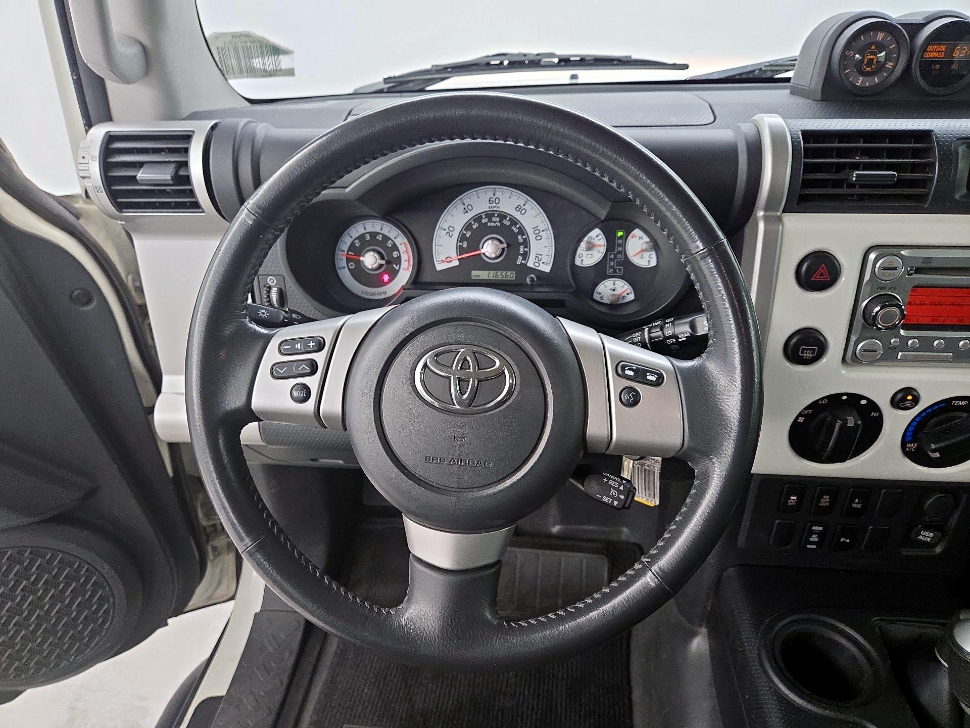 Thumbnail: 2014 Toyota FJ Cruiser - 10