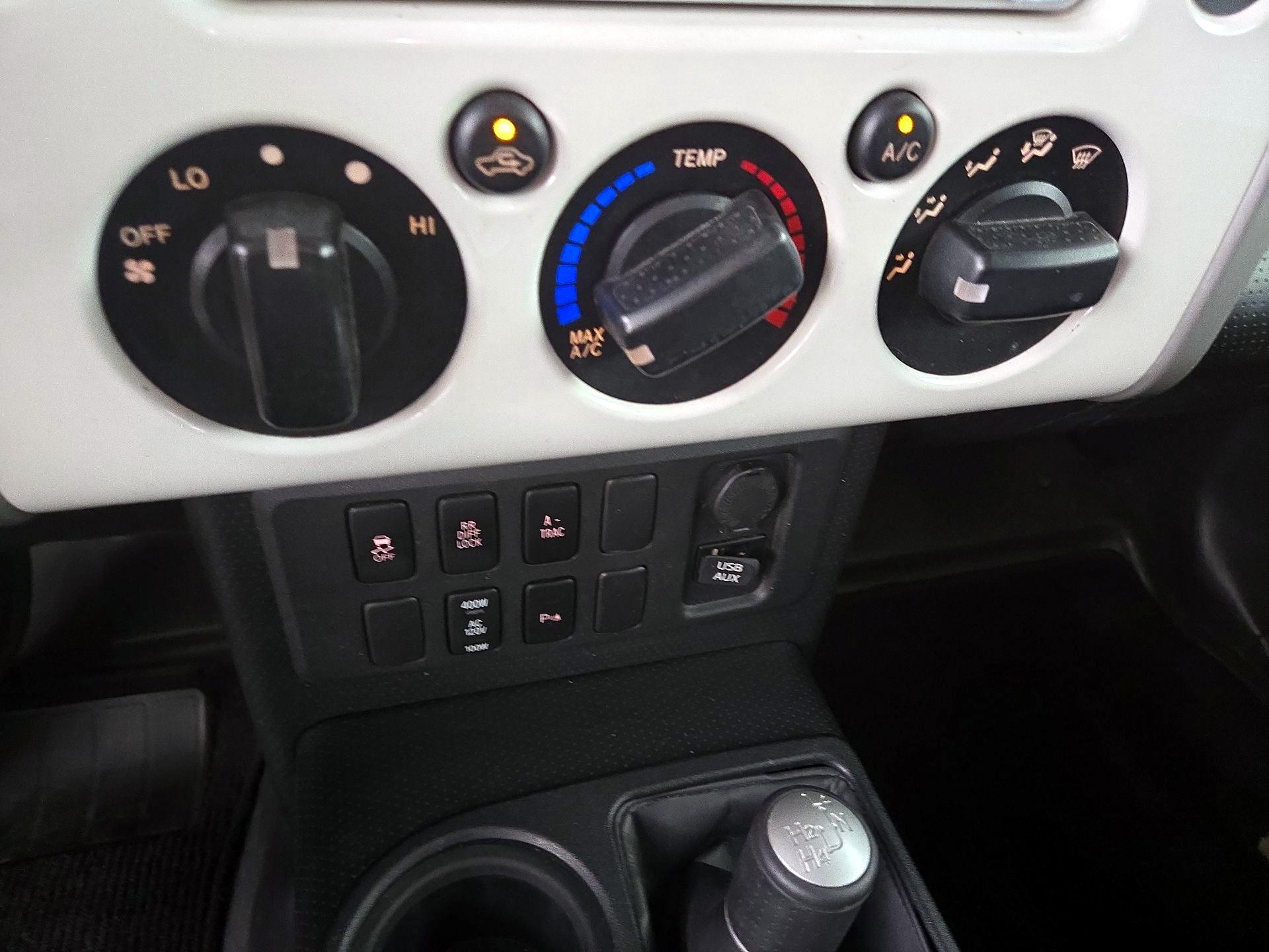 Thumbnail: 2014 Toyota FJ Cruiser - 16