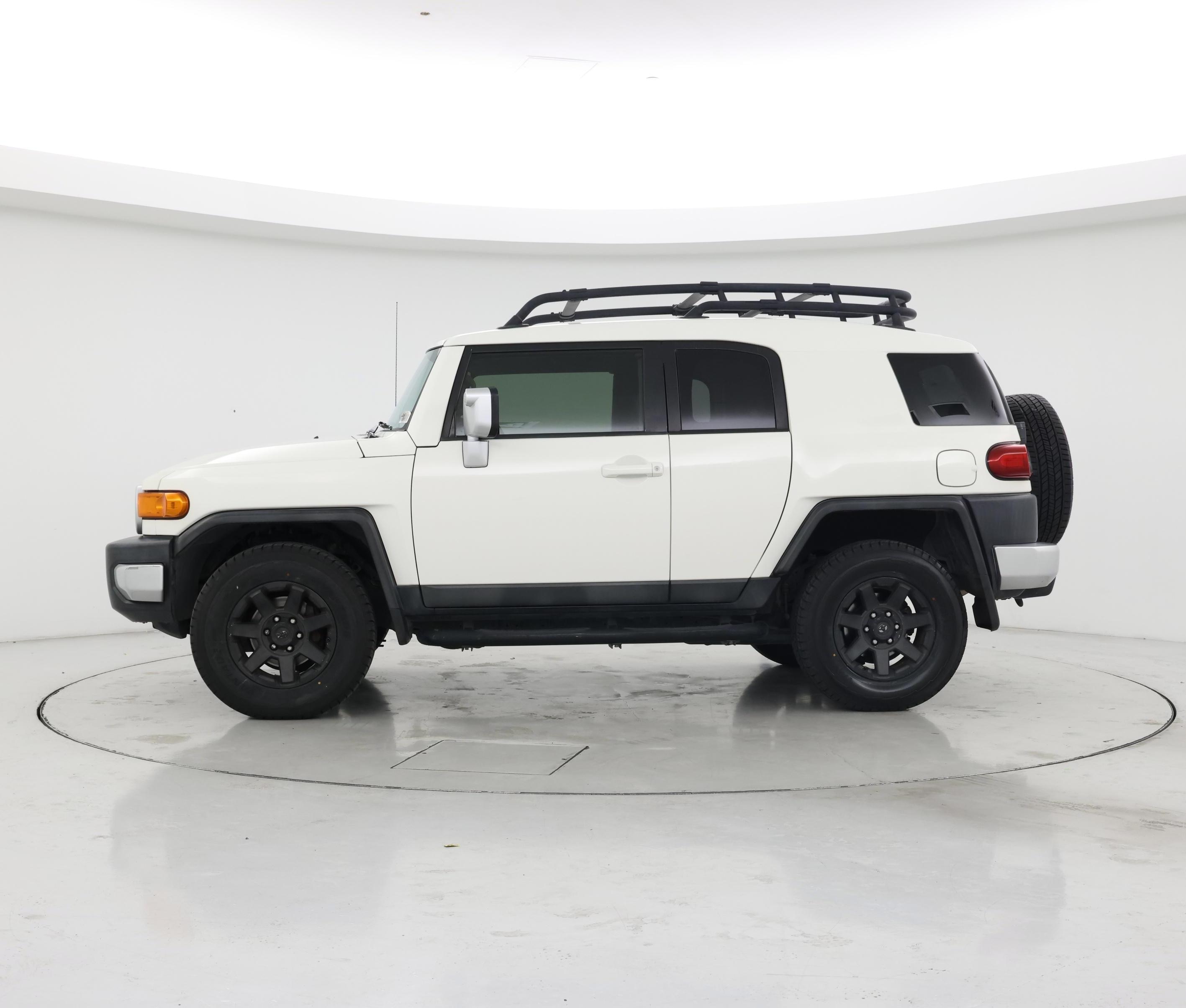 Thumbnail: 2014 Toyota FJ Cruiser - 3