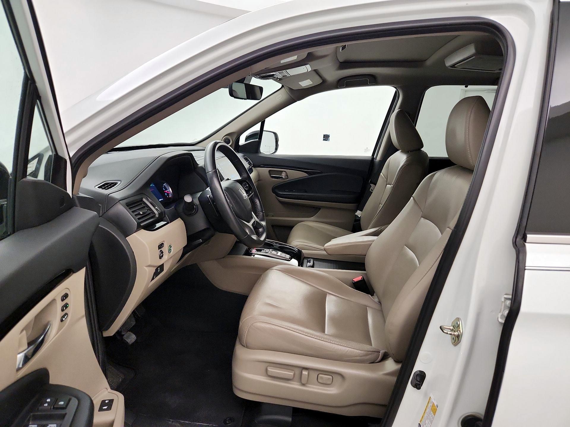 Thumbnail: 2020 Honda Pilot - 11