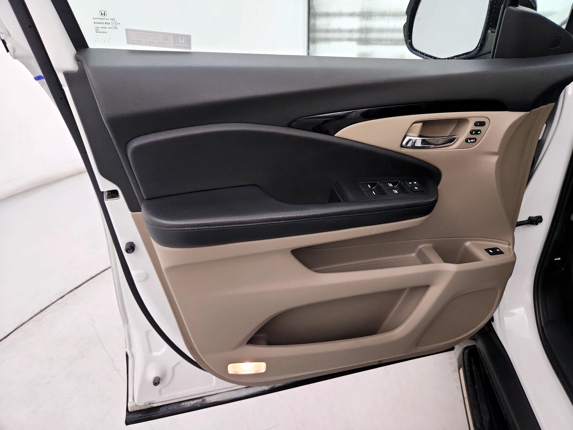Thumbnail: 2020 Honda Pilot - 12