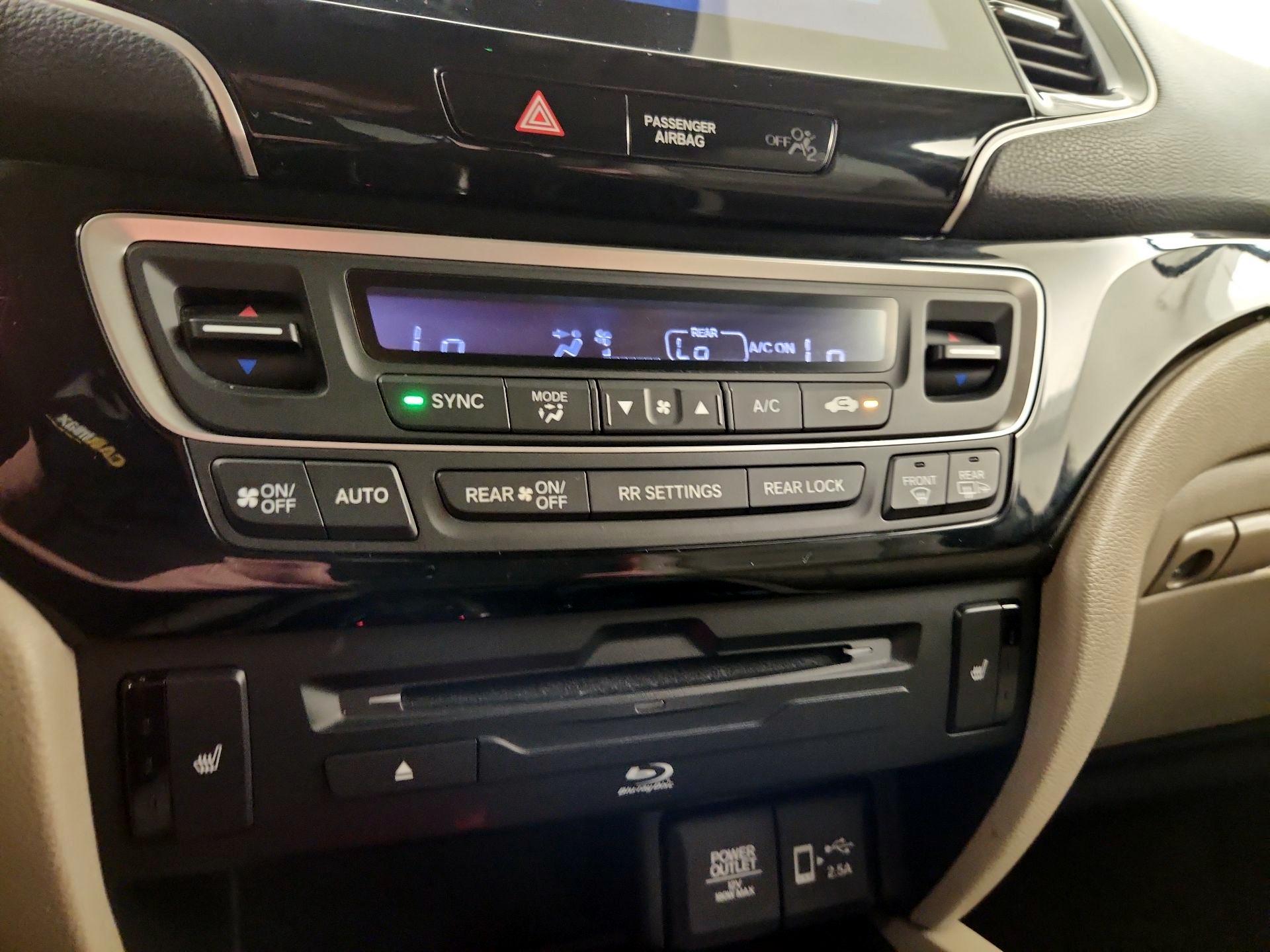 Thumbnail: 2020 Honda Pilot - 16