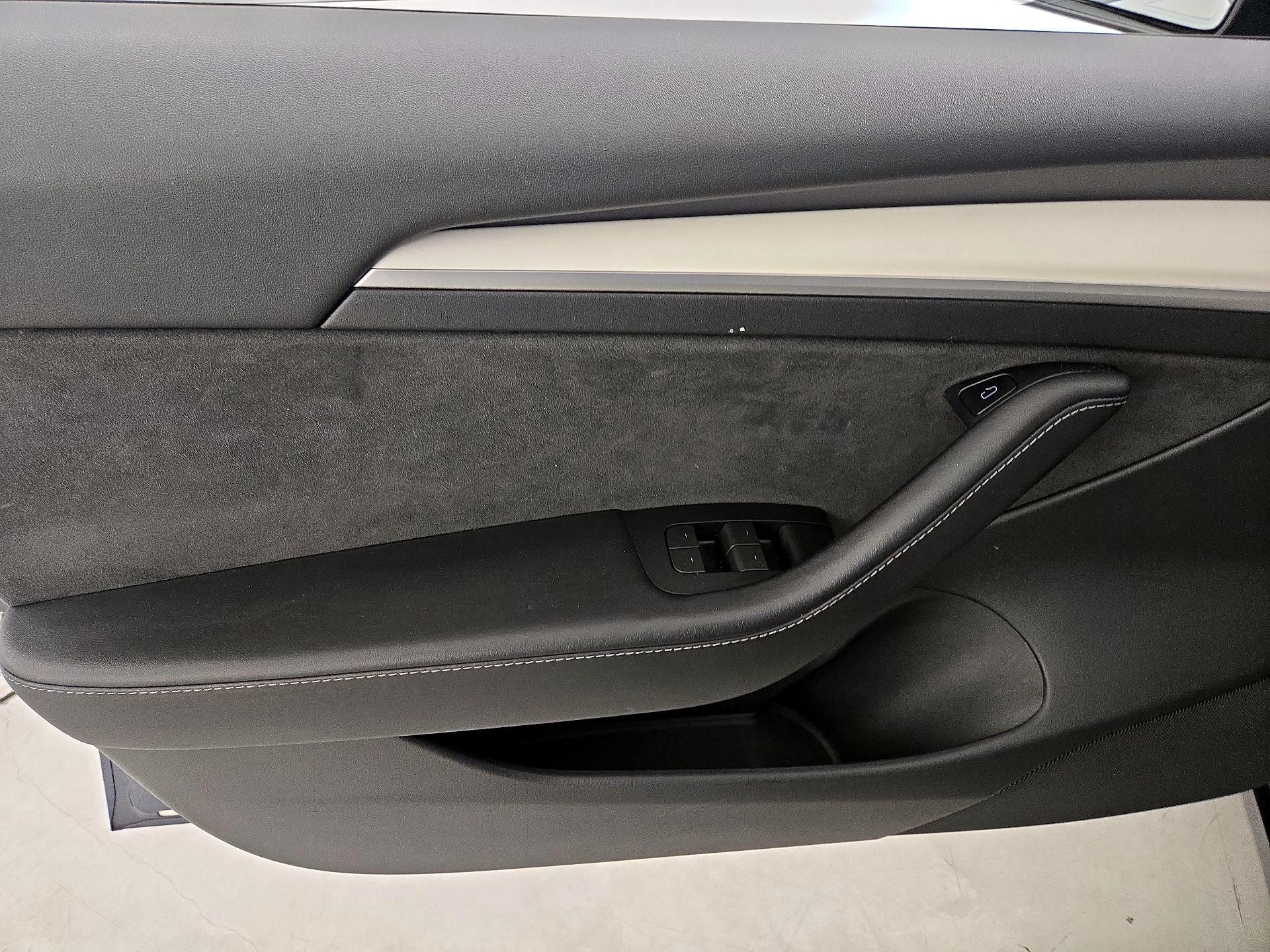 Thumbnail: 2023 Tesla Model 3 - 12