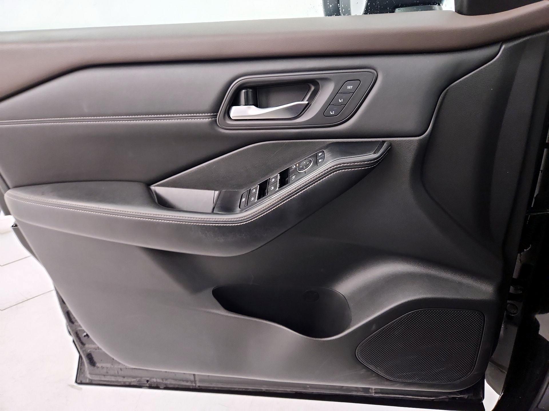 Thumbnail: 2023 Nissan Rogue - 12