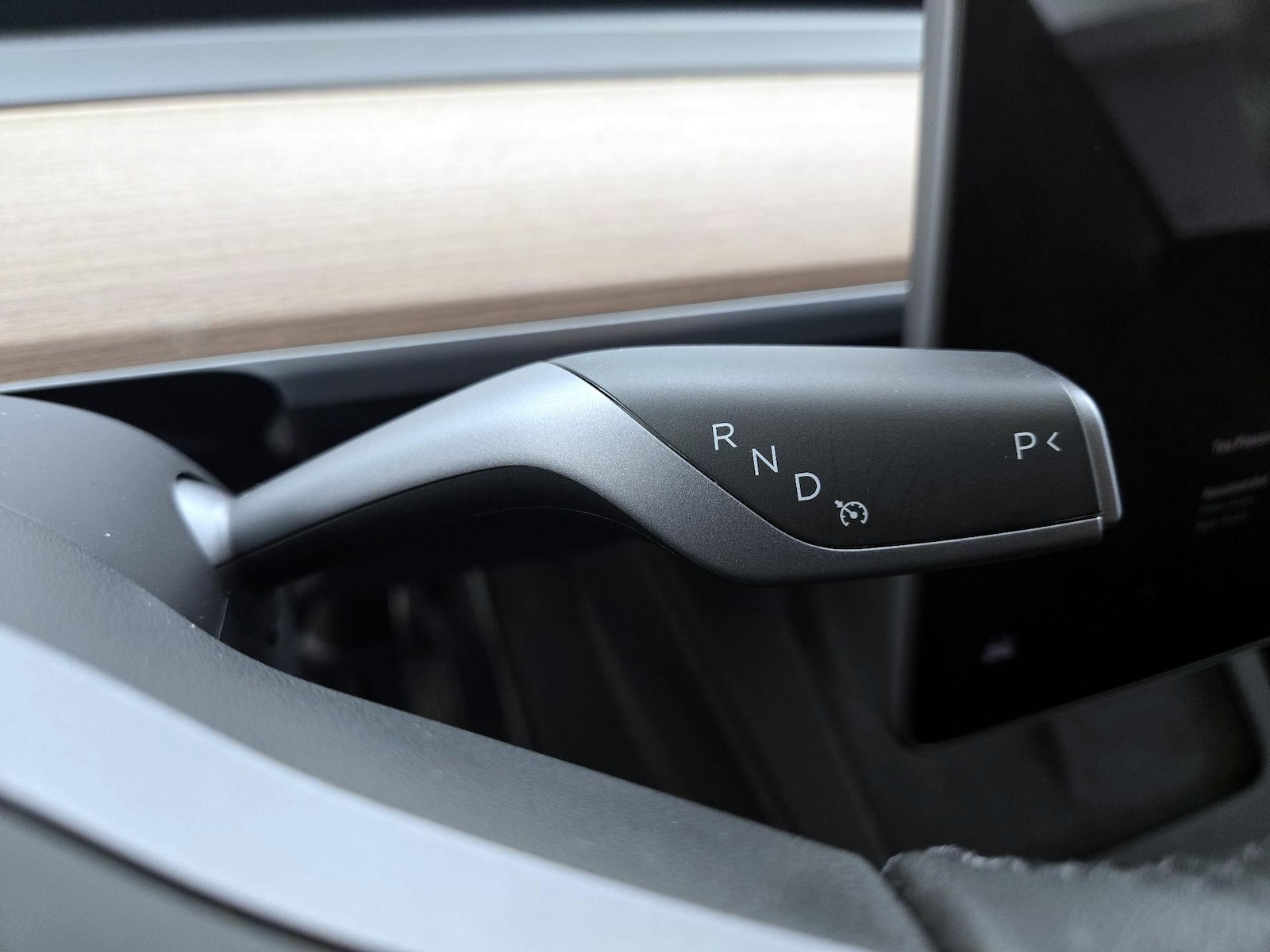 2024 Tesla Model Y Long Range - Photo 18