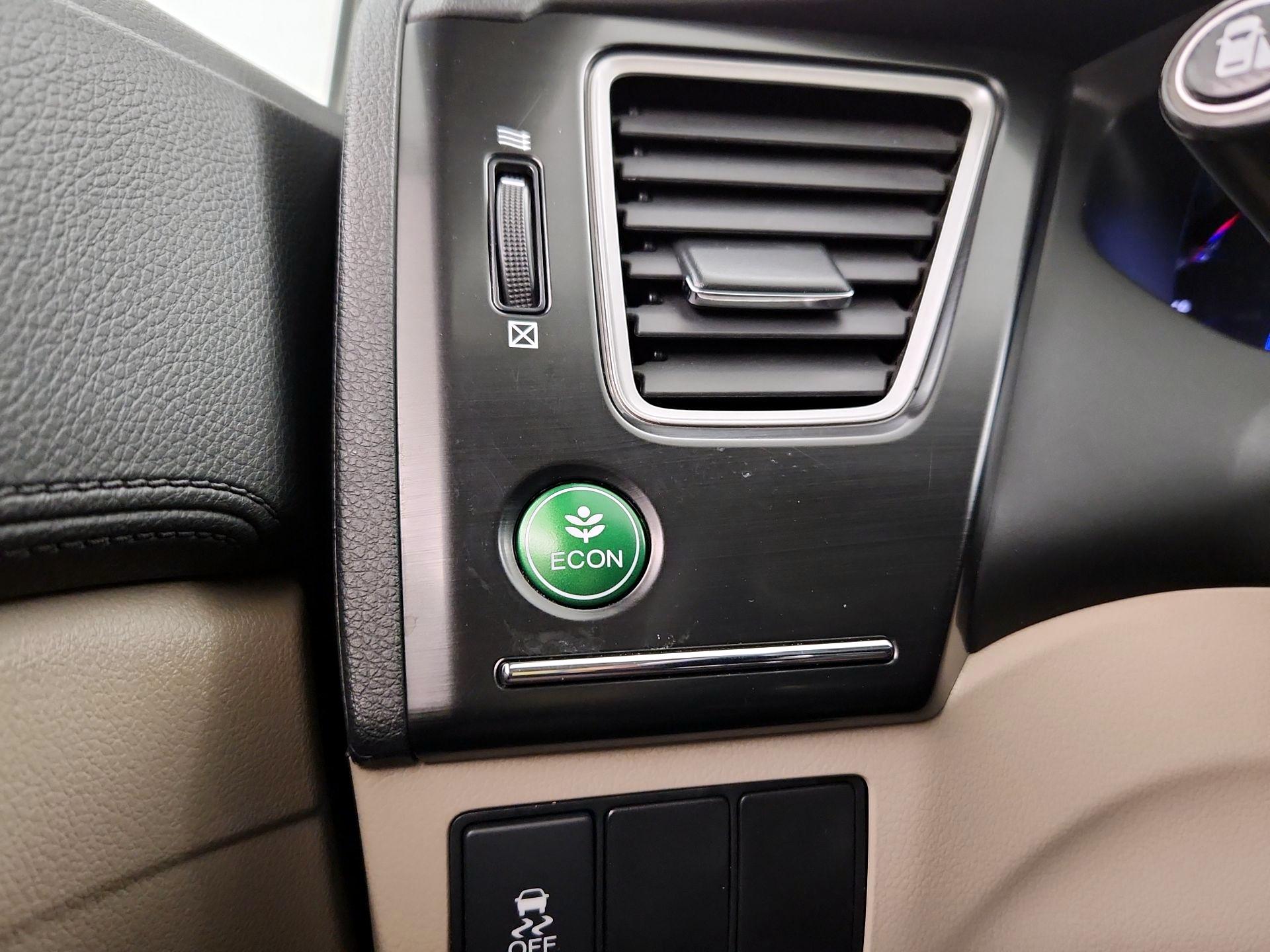 Thumbnail: 2015 Honda Civic - 13