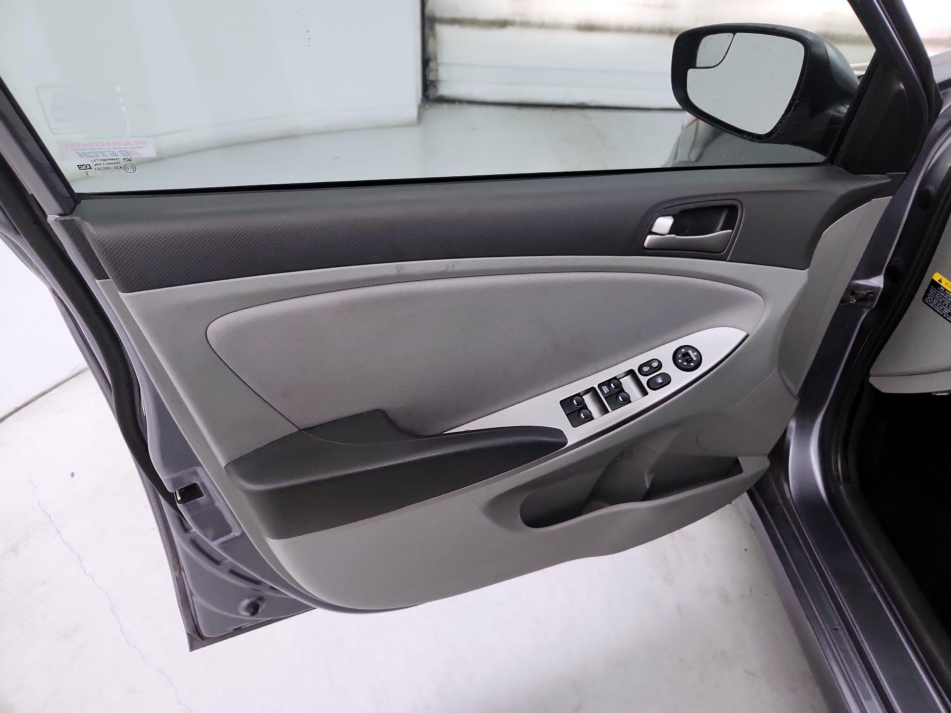 Thumbnail: 2016 Hyundai Accent - 12