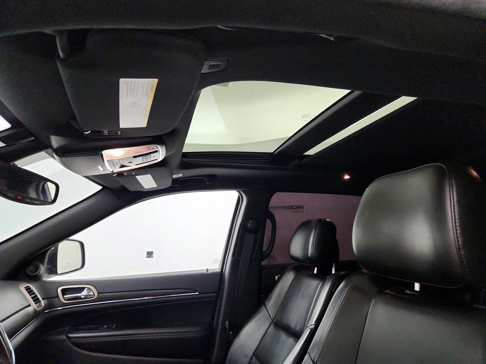 Thumbnail: 2017 Jeep Grand Cherokee - 20