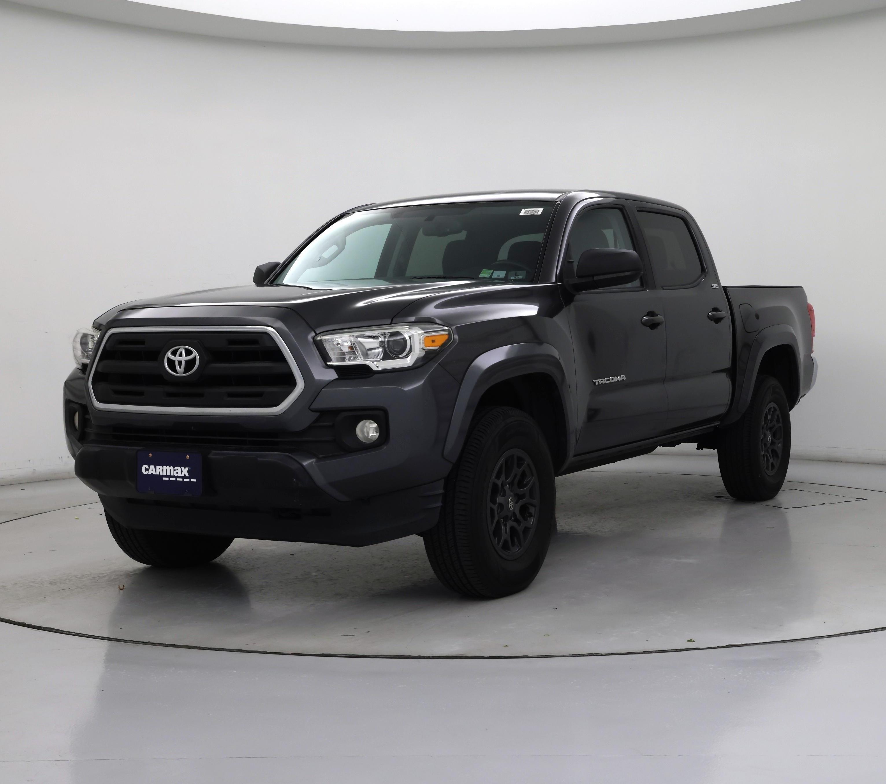 Thumbnail: 2017 Toyota Tacoma - 4