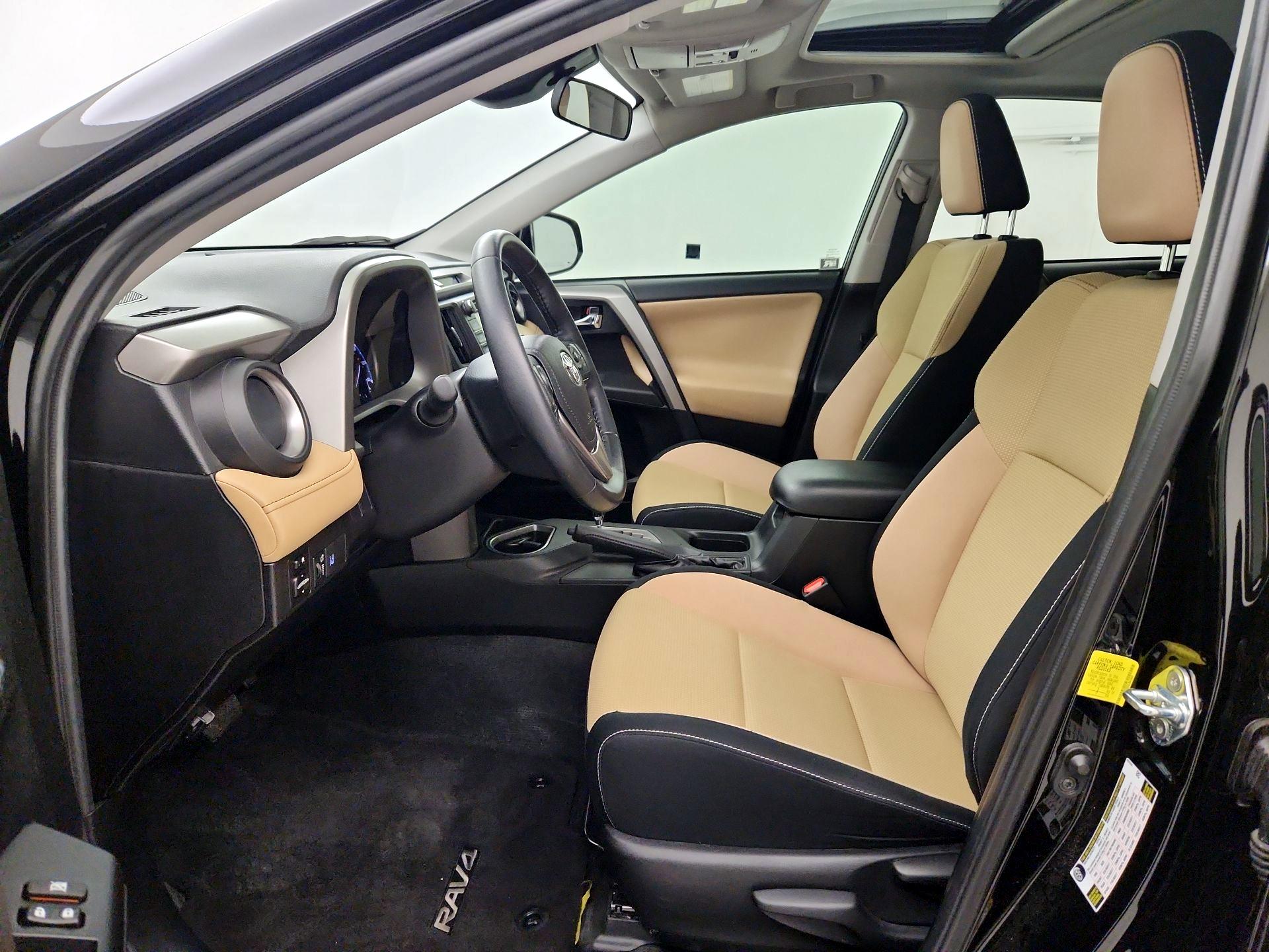 Thumbnail: 2018 Toyota RAV4 - 11