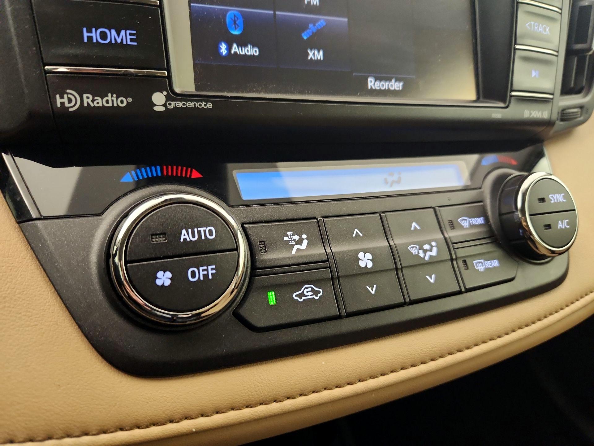 Thumbnail: 2018 Toyota RAV4 - 16