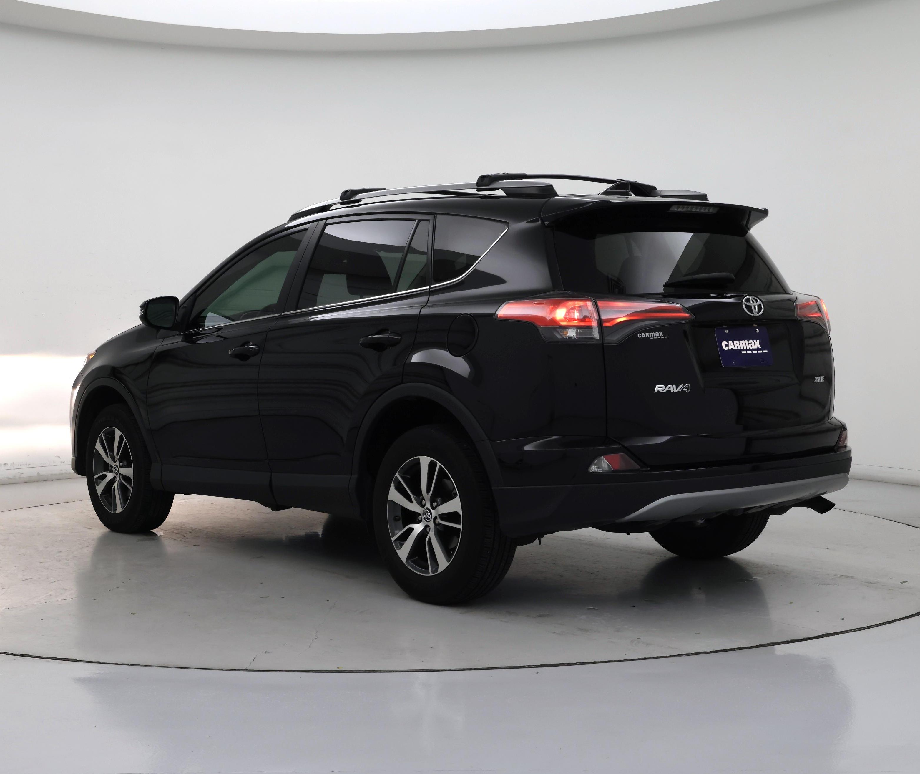 Thumbnail: 2018 Toyota RAV4 - 2