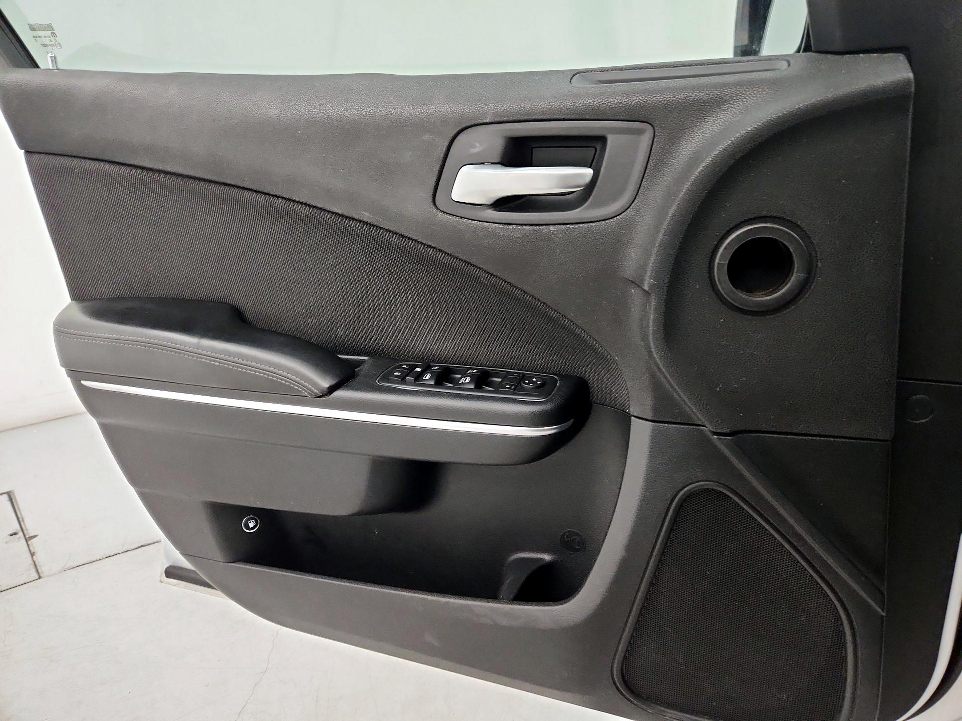 Thumbnail: 2017 Dodge Charger - 12