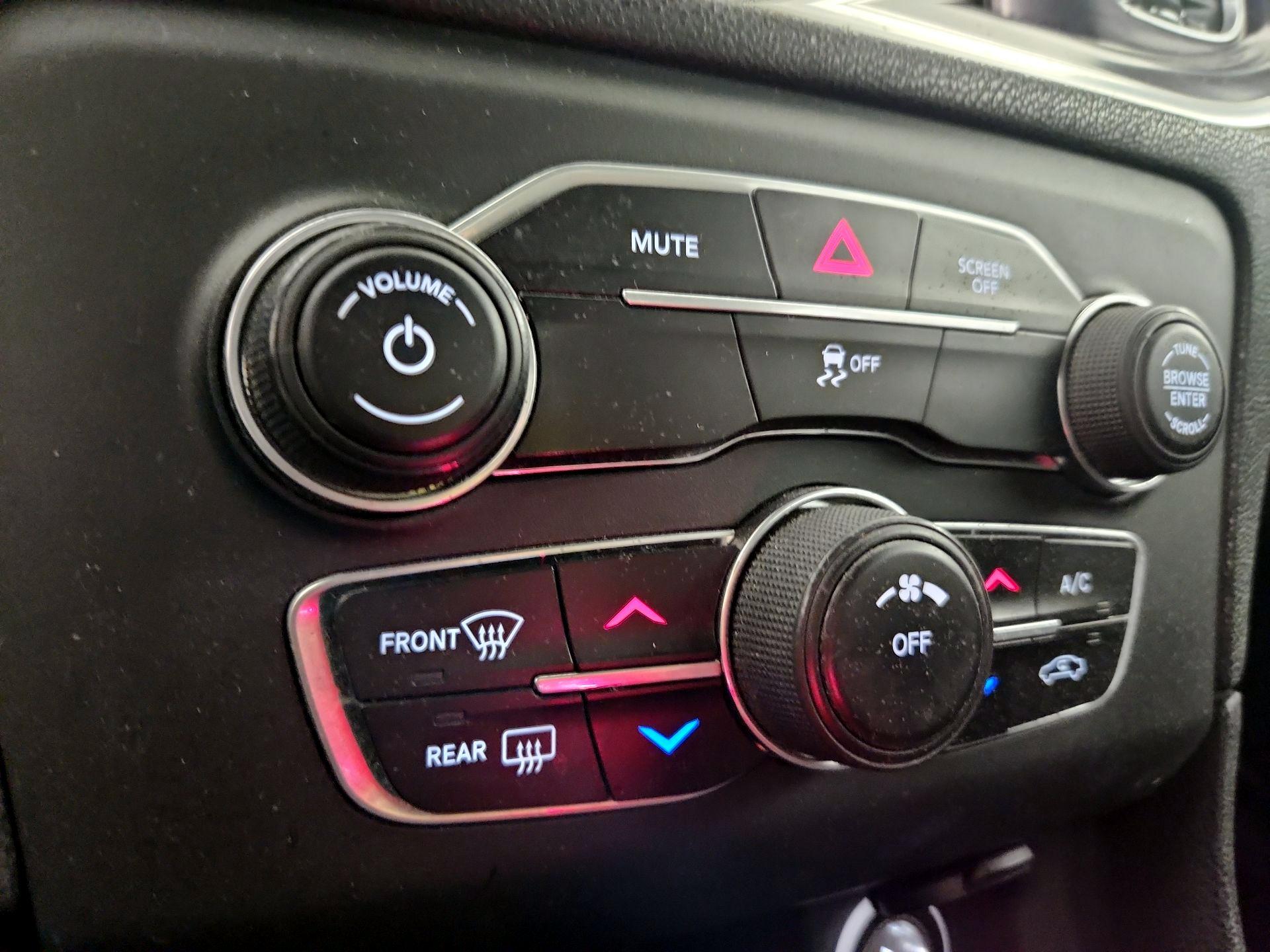 Thumbnail: 2017 Dodge Charger - 15