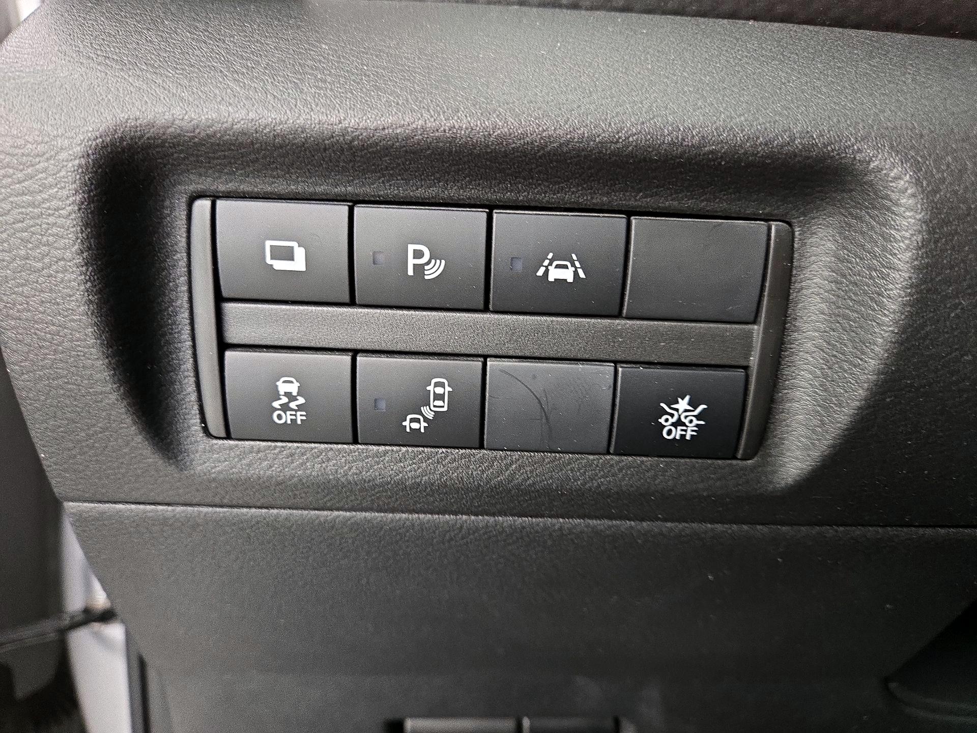 Thumbnail: 2020 Nissan Kicks - 13