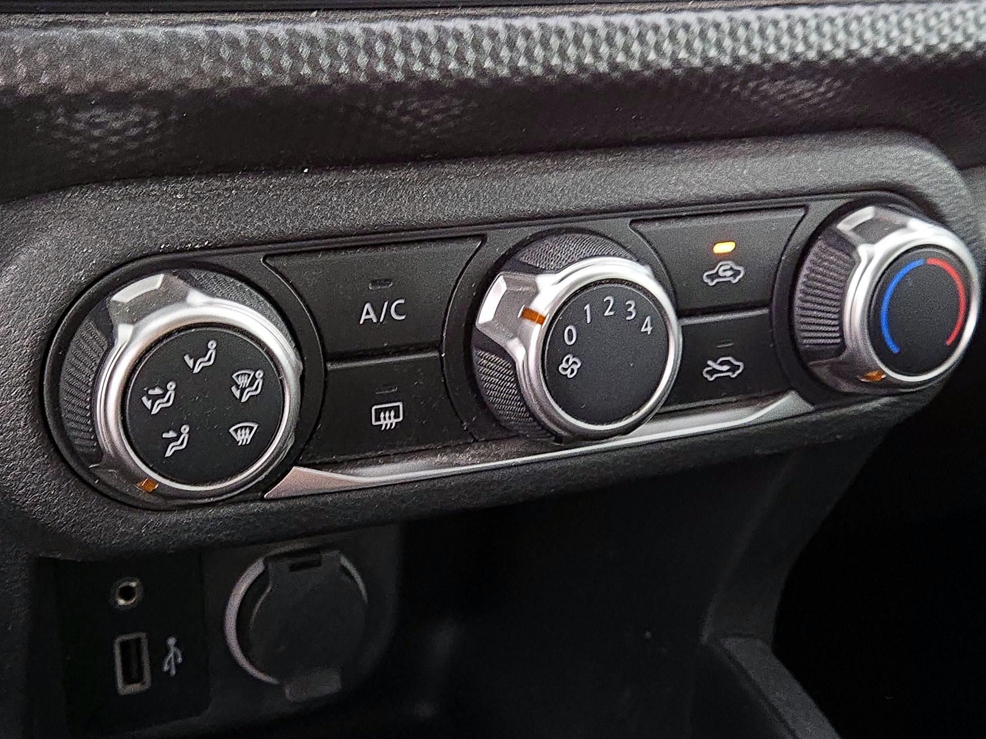 Thumbnail: 2020 Nissan Kicks - 16