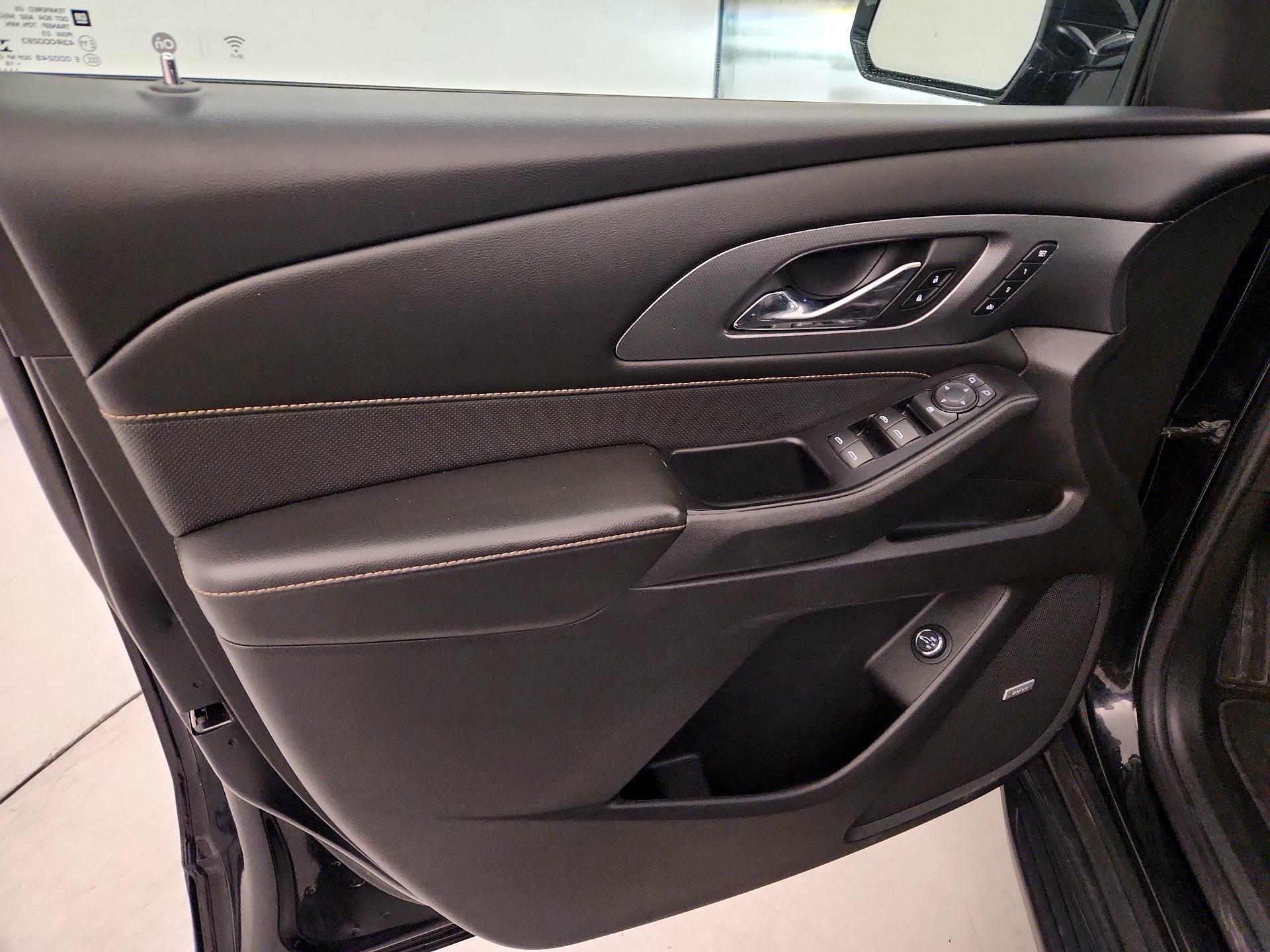 Thumbnail: 2019 Chevrolet Traverse - 12