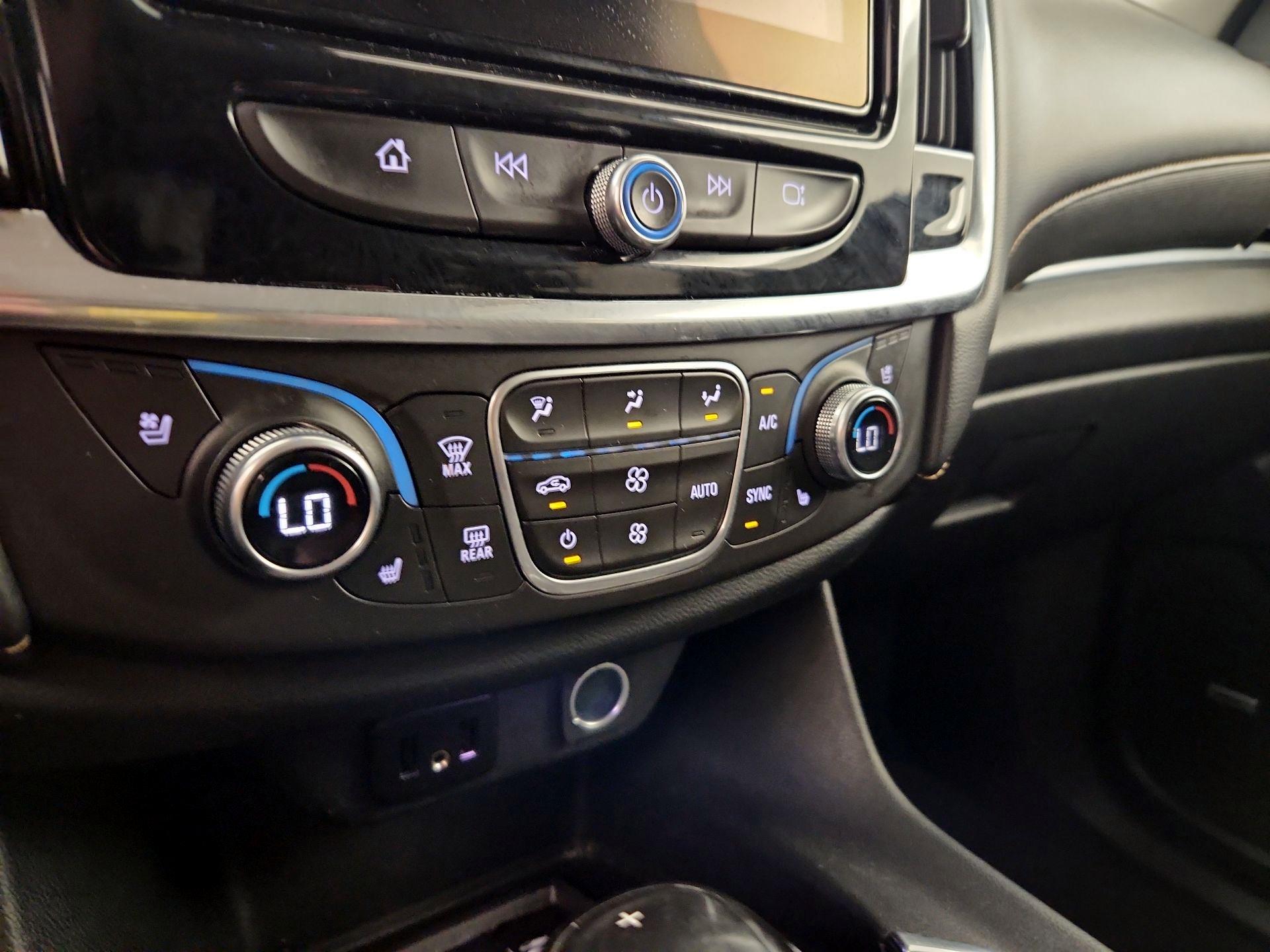 Thumbnail: 2019 Chevrolet Traverse - 16