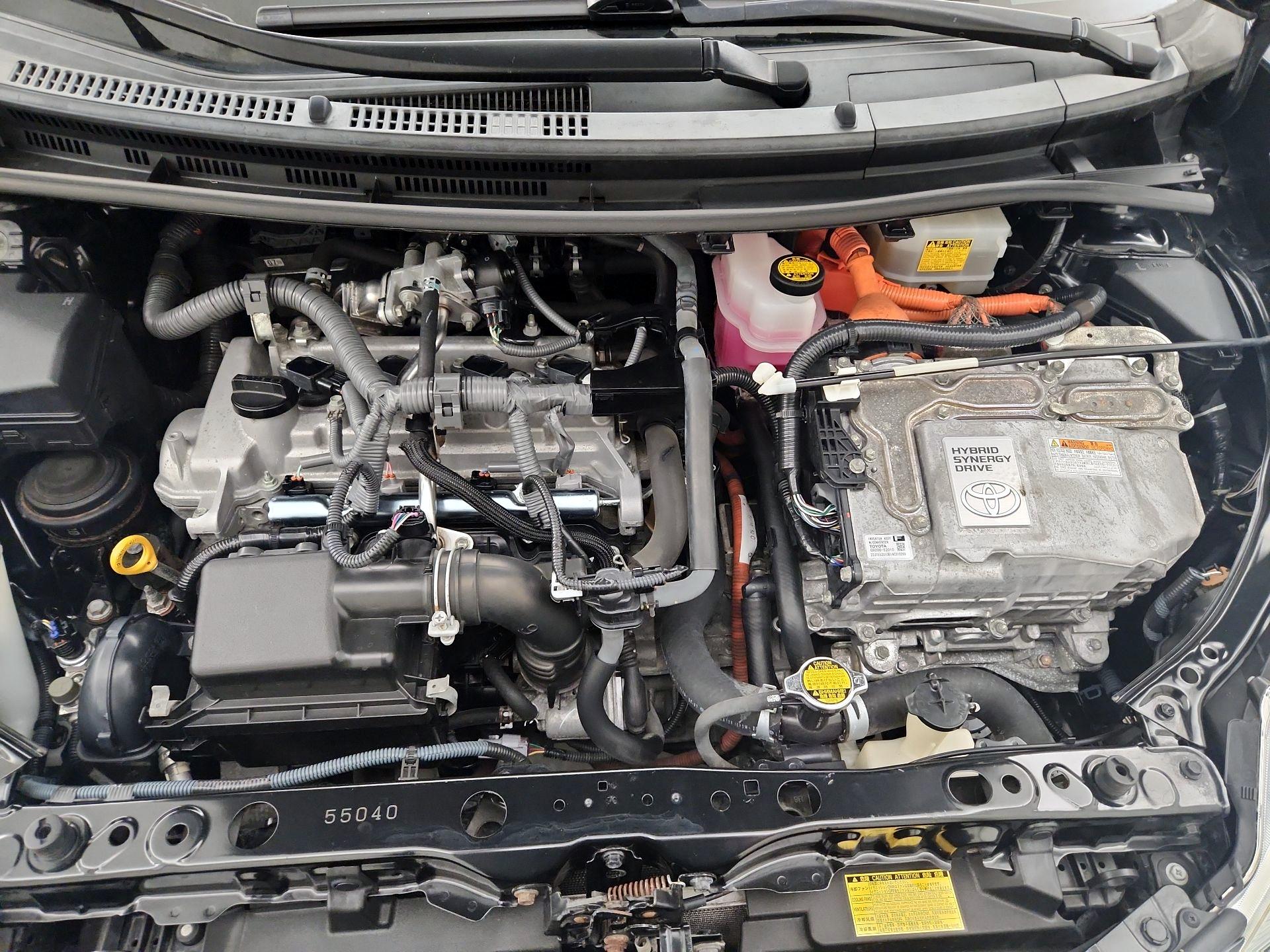 Thumbnail: 2014 Toyota Prius c - 19
