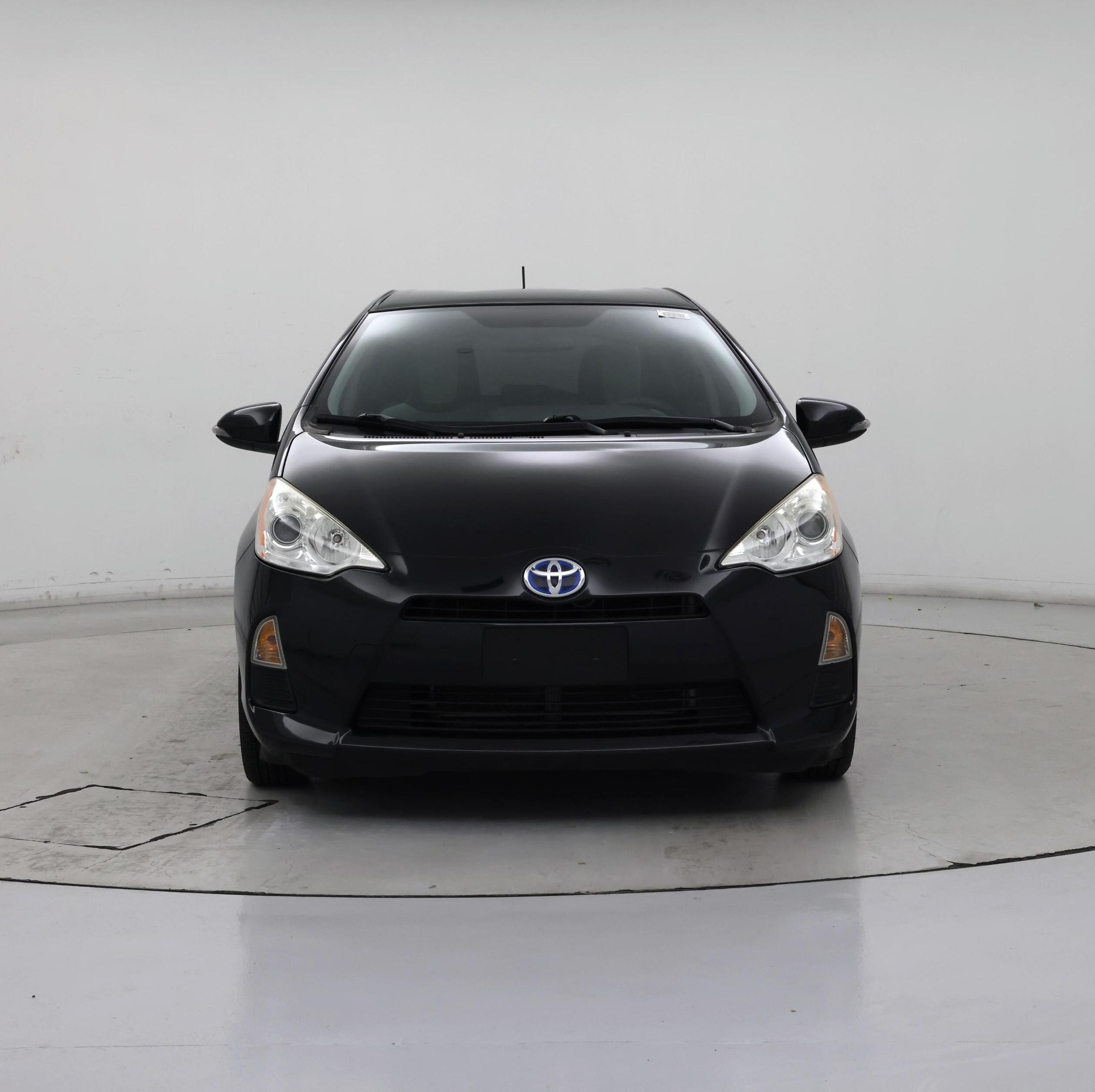 Thumbnail: 2014 Toyota Prius c - 5