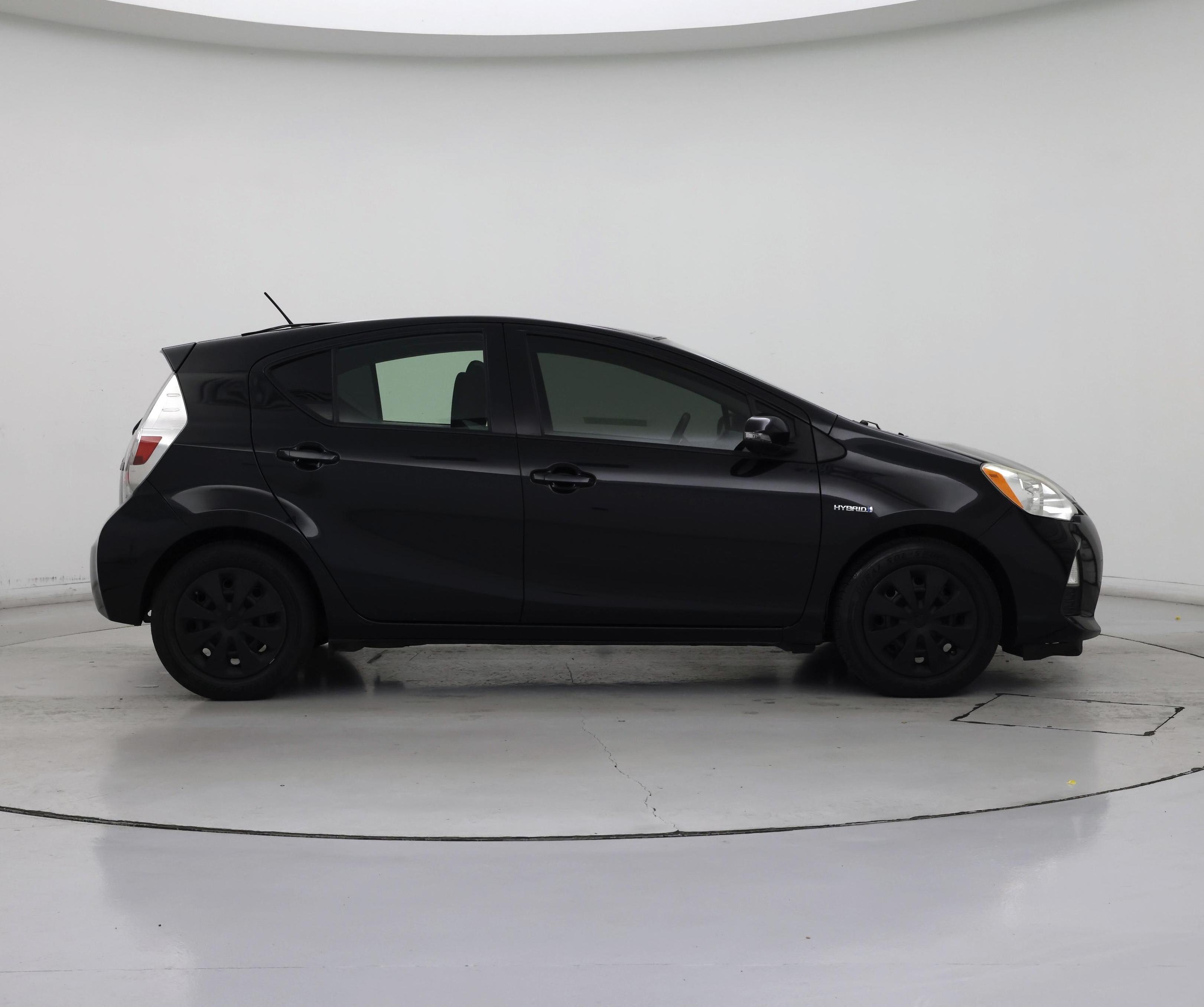Thumbnail: 2014 Toyota Prius c - 7