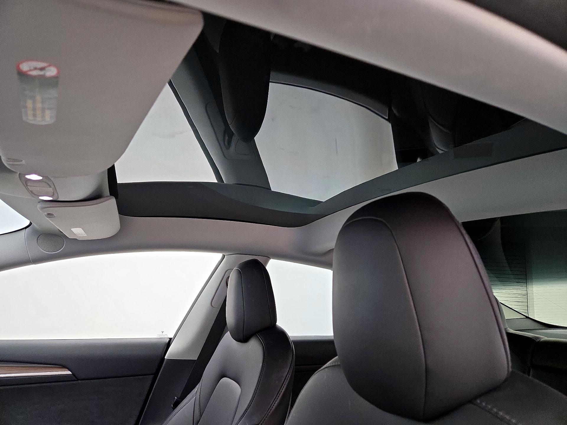 Thumbnail: 2022 Tesla Model 3 - 18