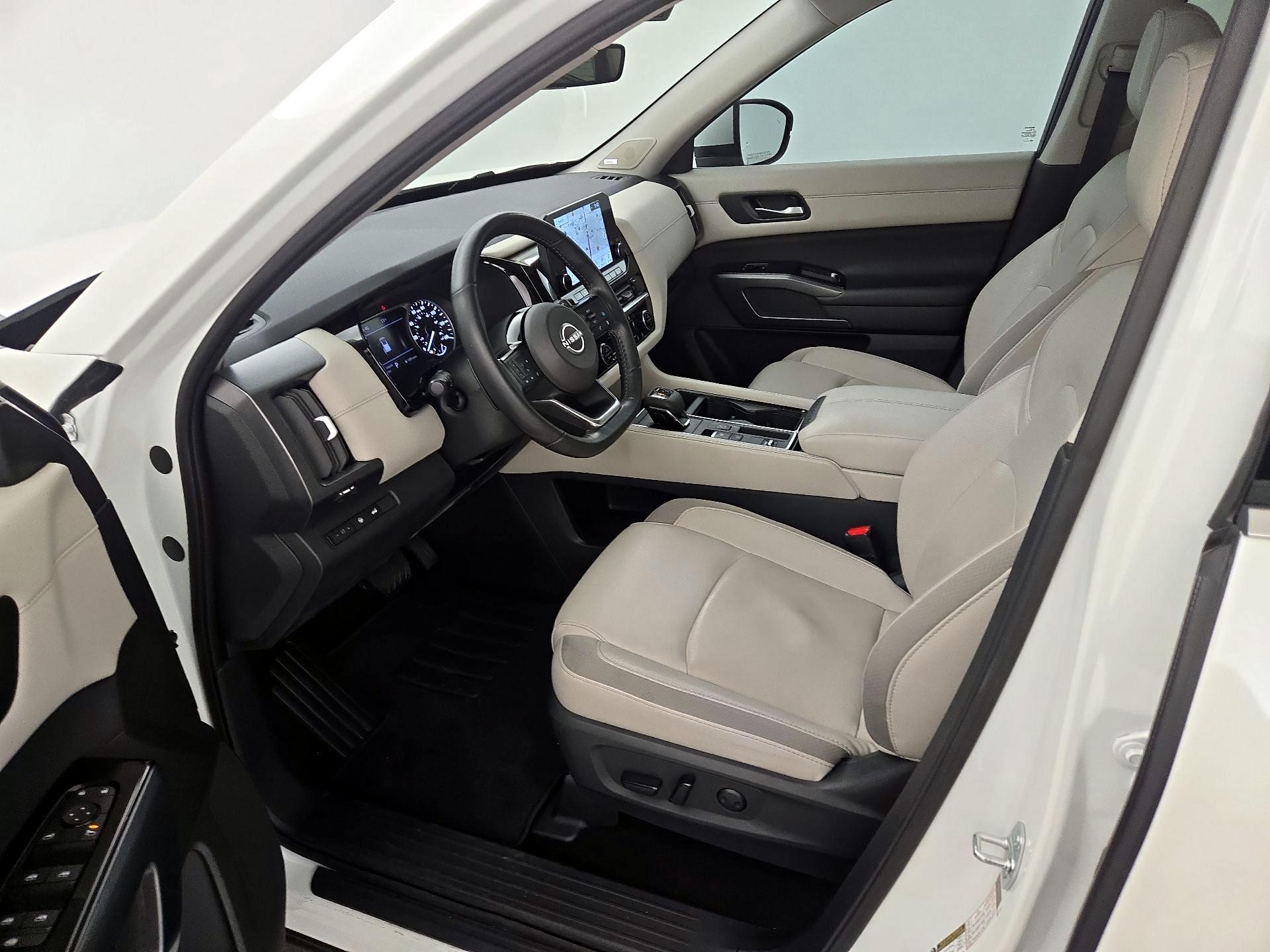 Thumbnail: 2023 Nissan Pathfinder - 11