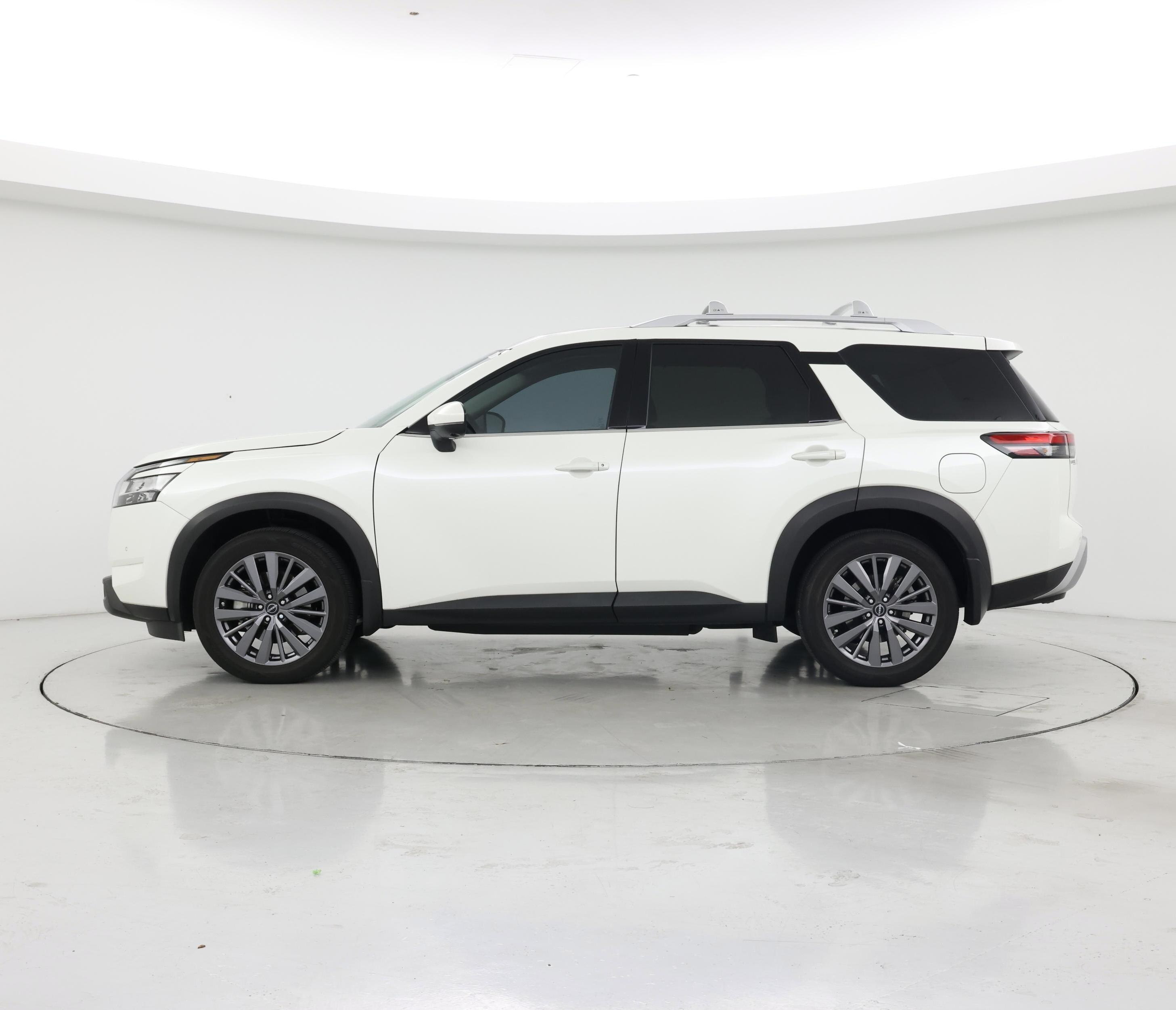 Thumbnail: 2023 Nissan Pathfinder - 3