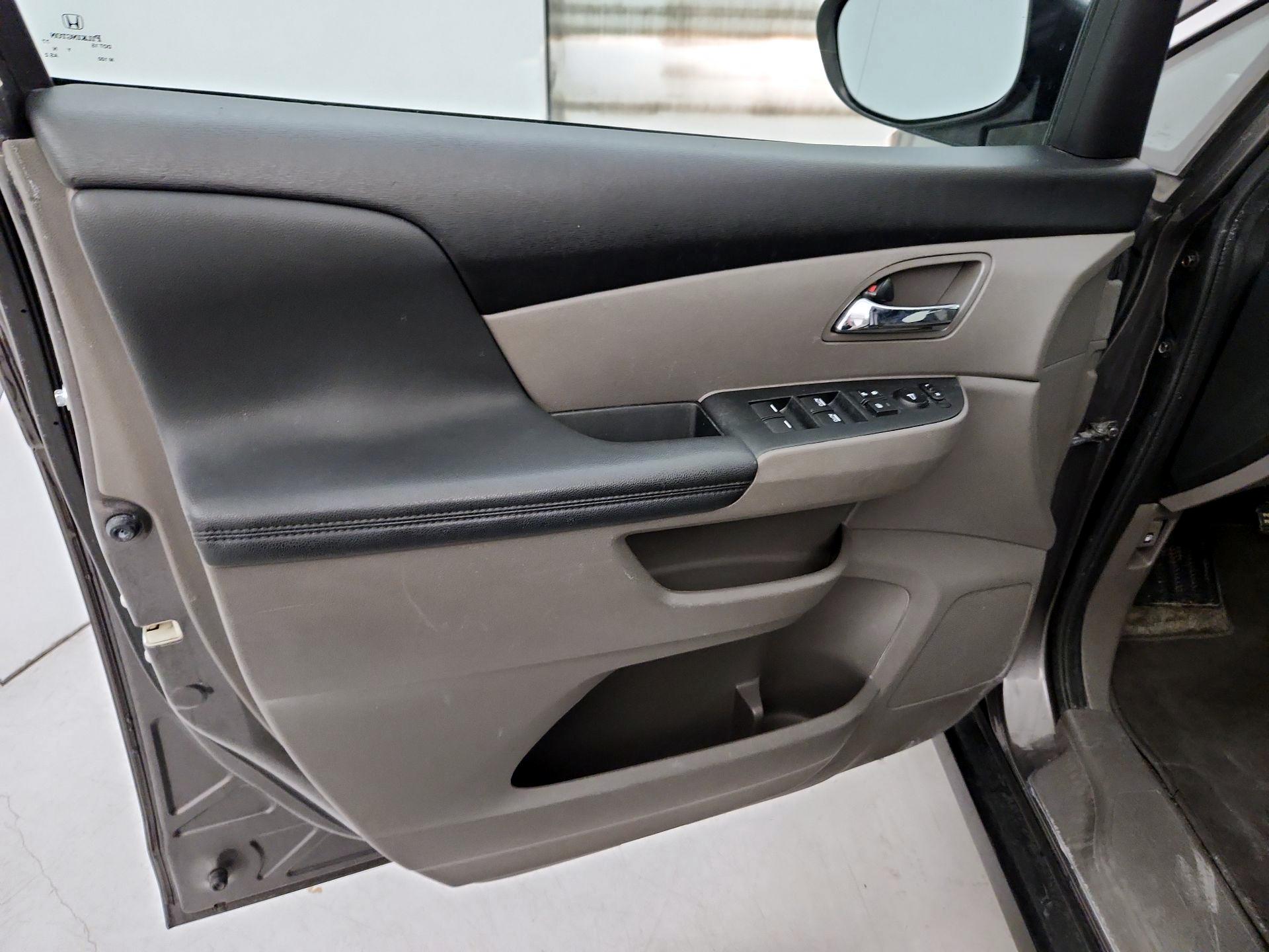 Thumbnail: 2015 Honda Odyssey - 12